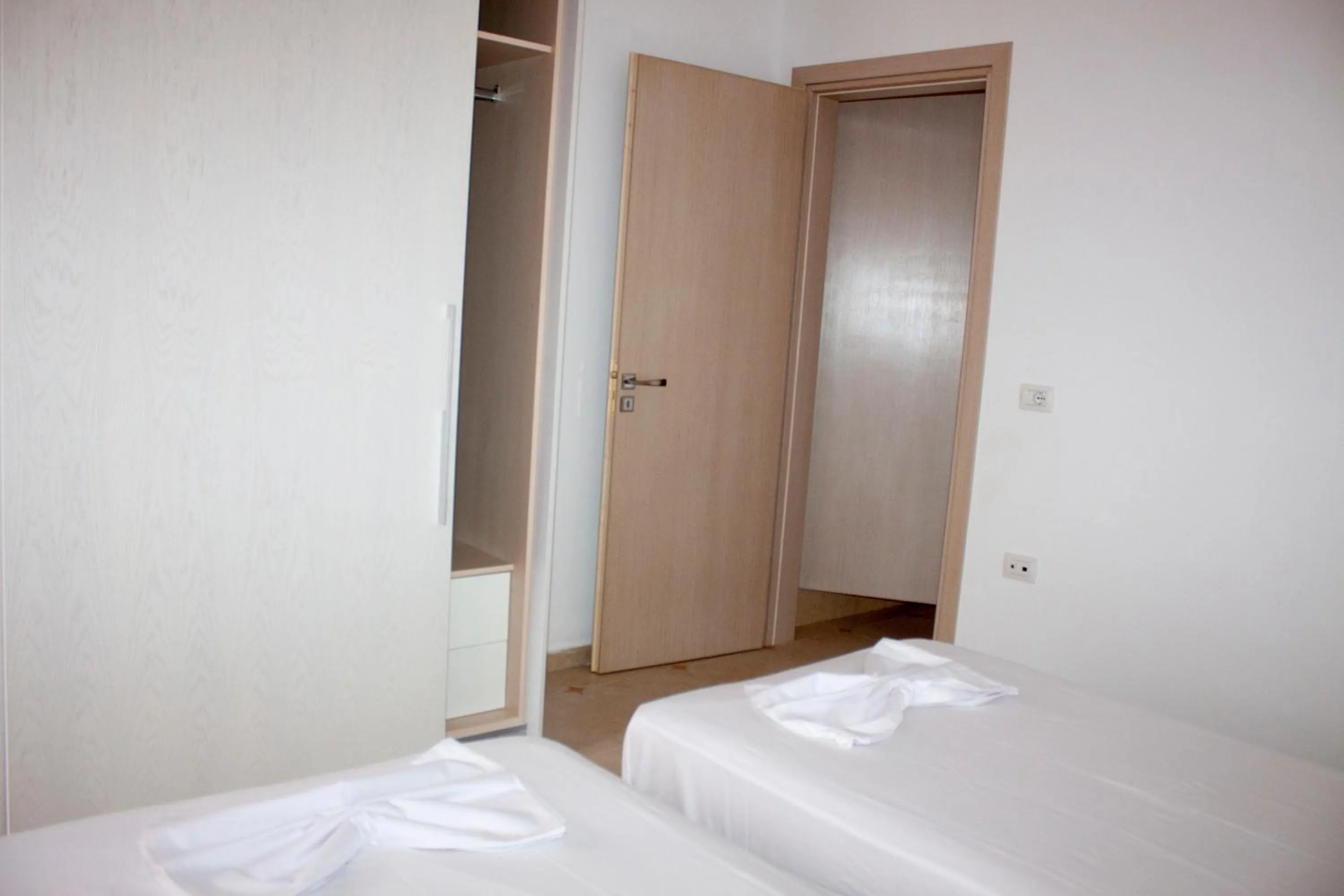 Photo of the whole room, Bed in Villa 151