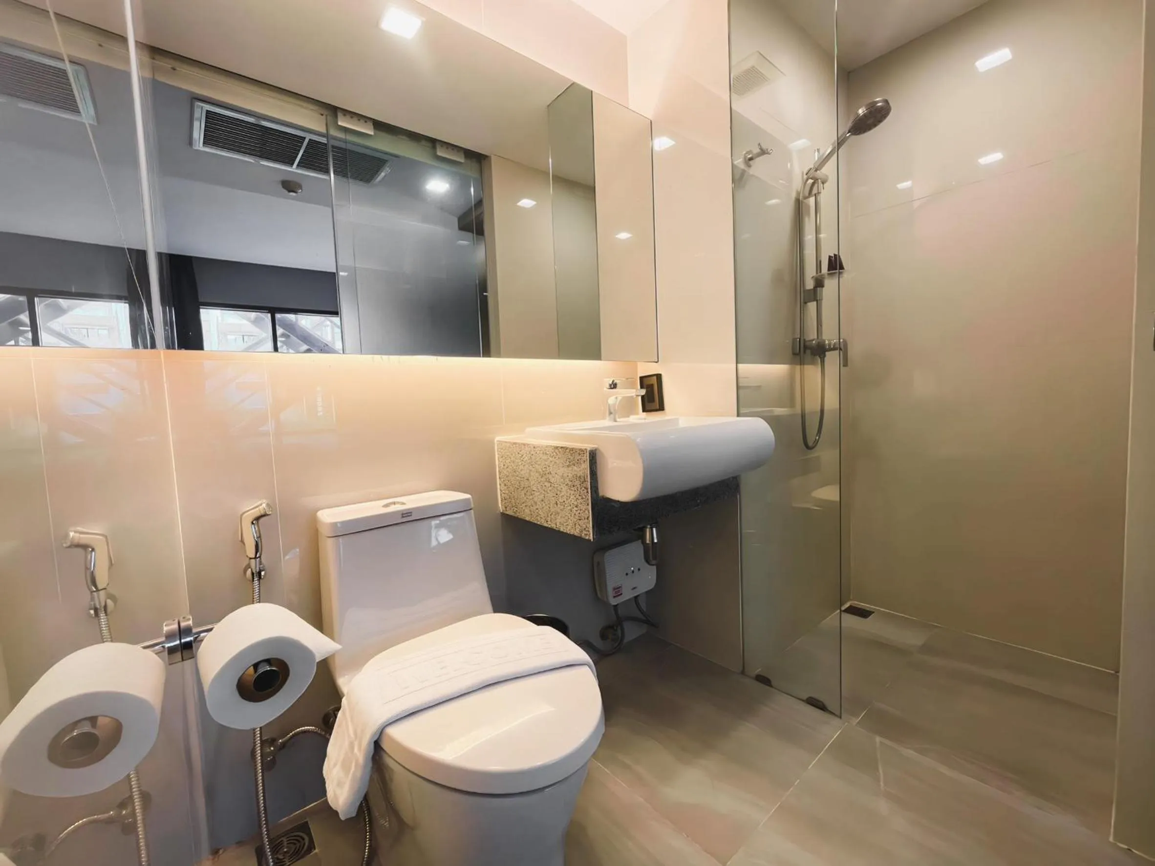 Shower in Aspira Sukhumvit