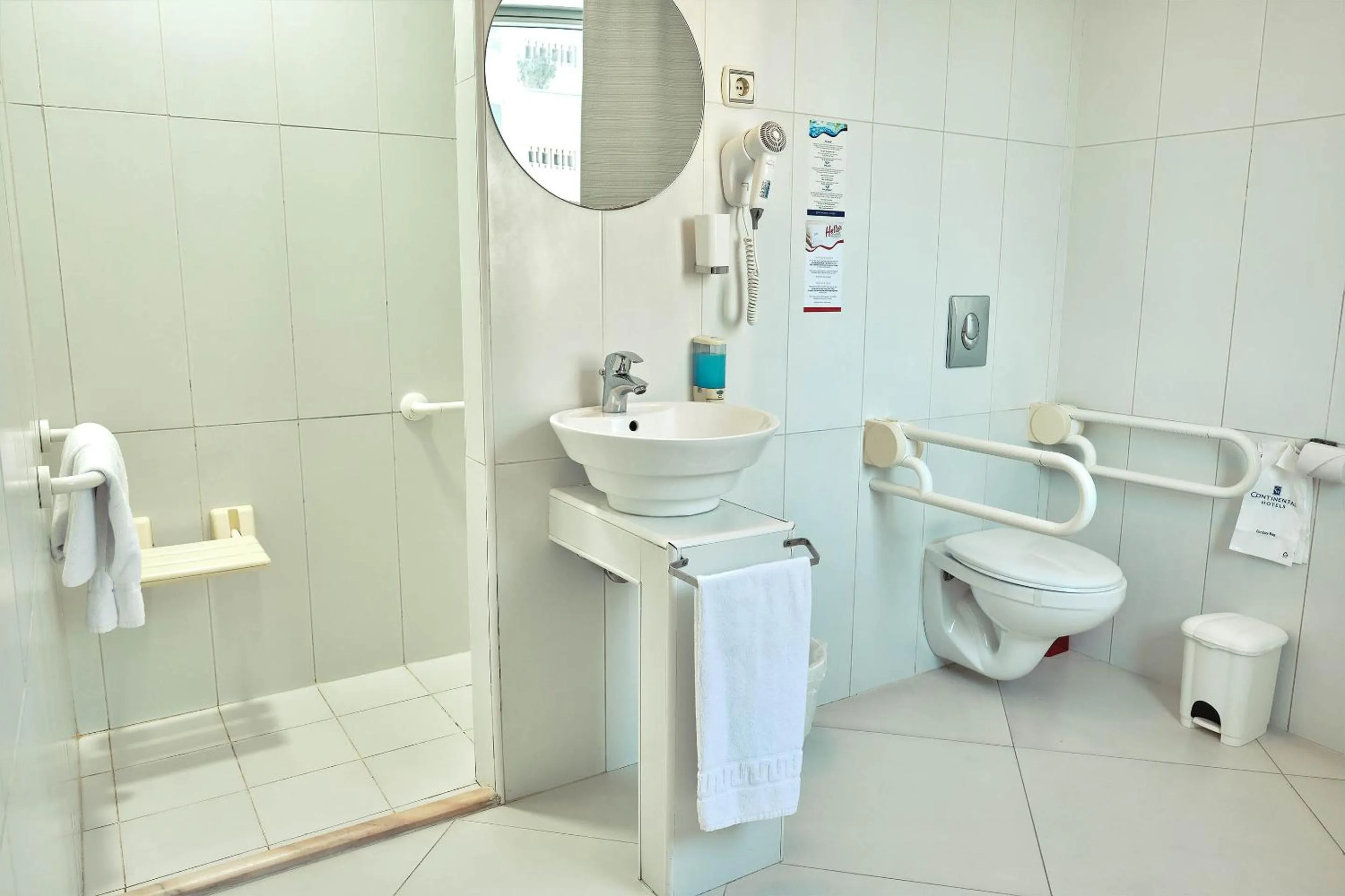 Bathroom in Hello Hotels Bucuresti Gara de Nord