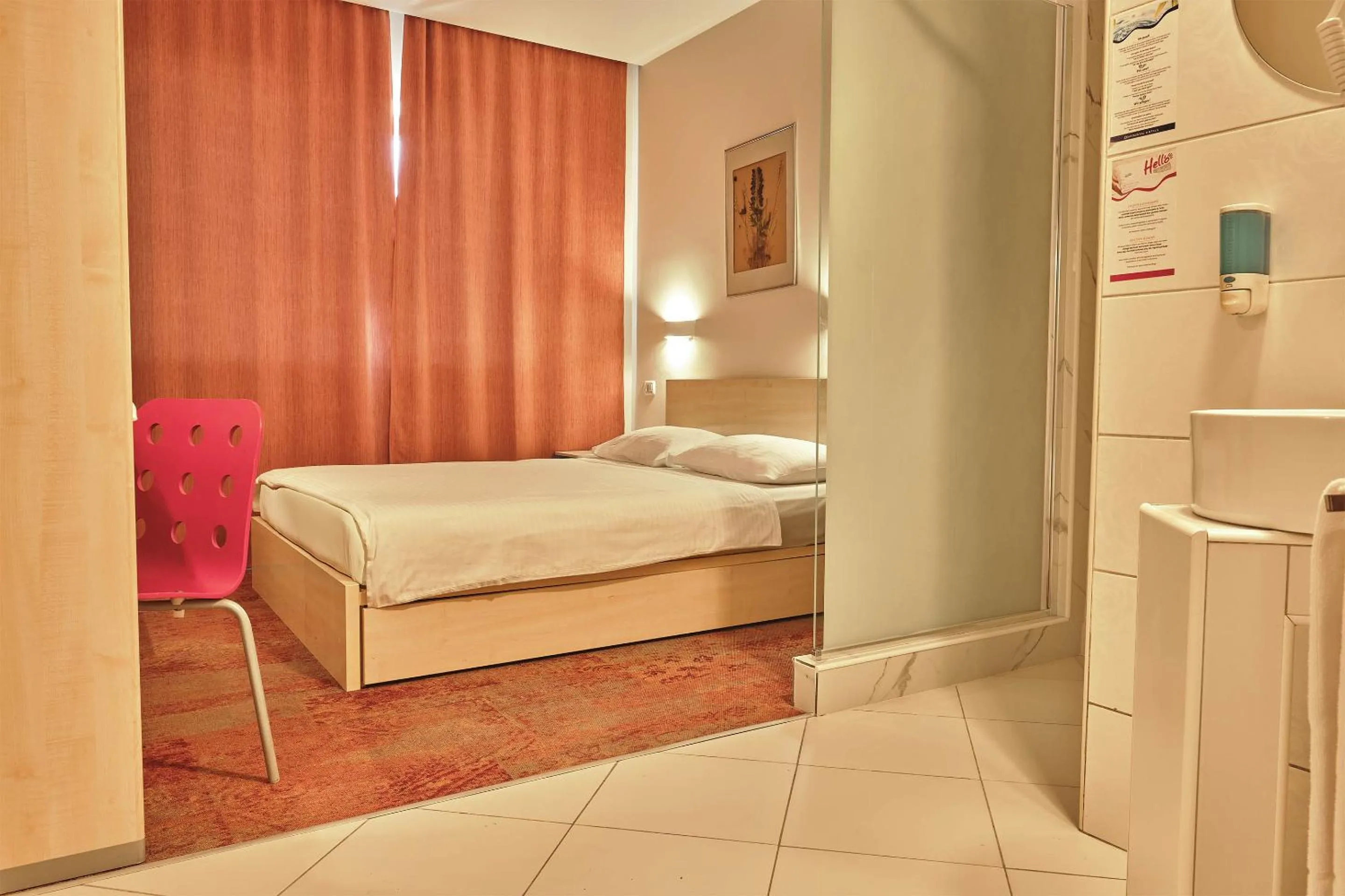 Bed in Hello Hotels Bucuresti Gara de Nord