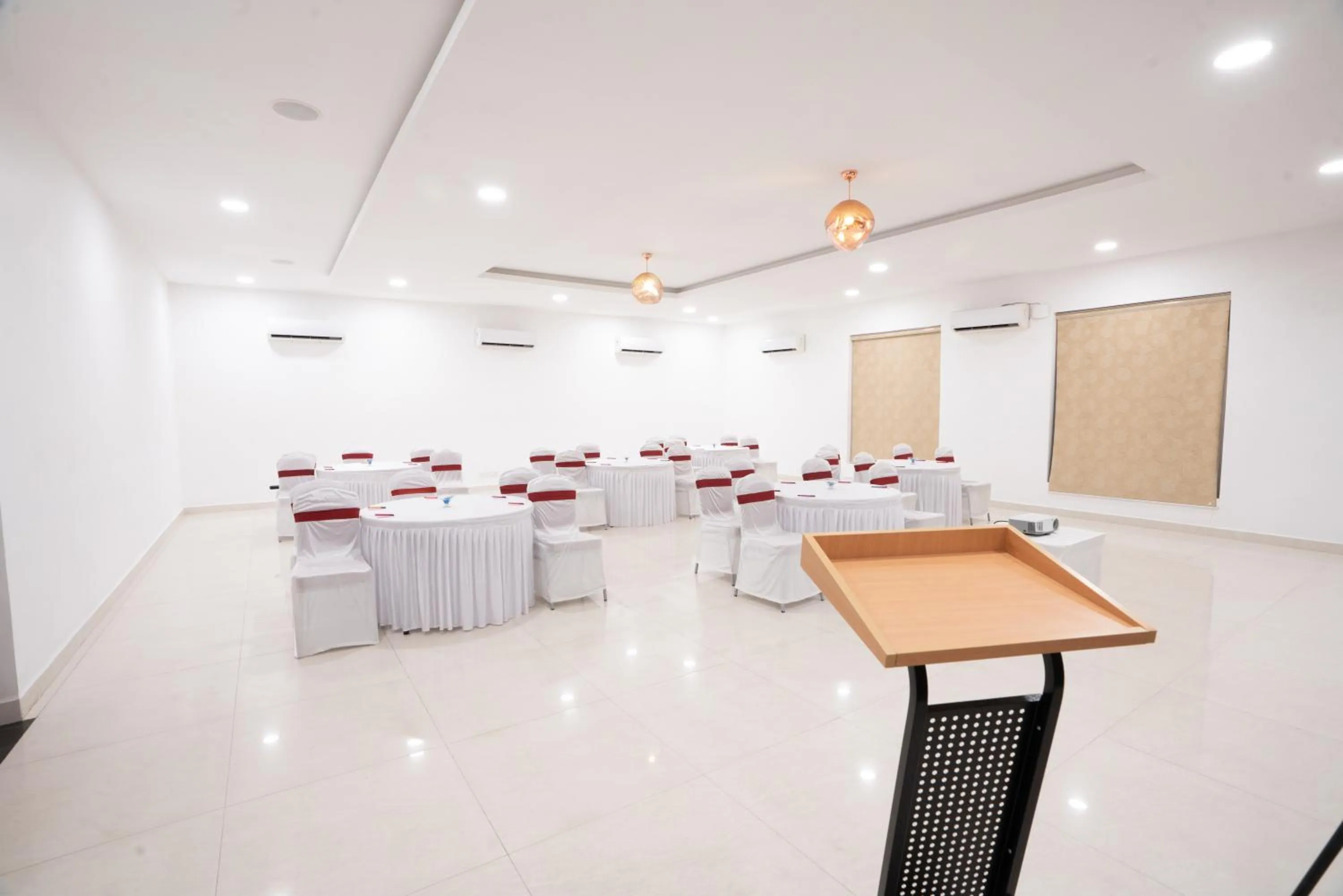 Meeting/conference room in Shelter Beach Resort