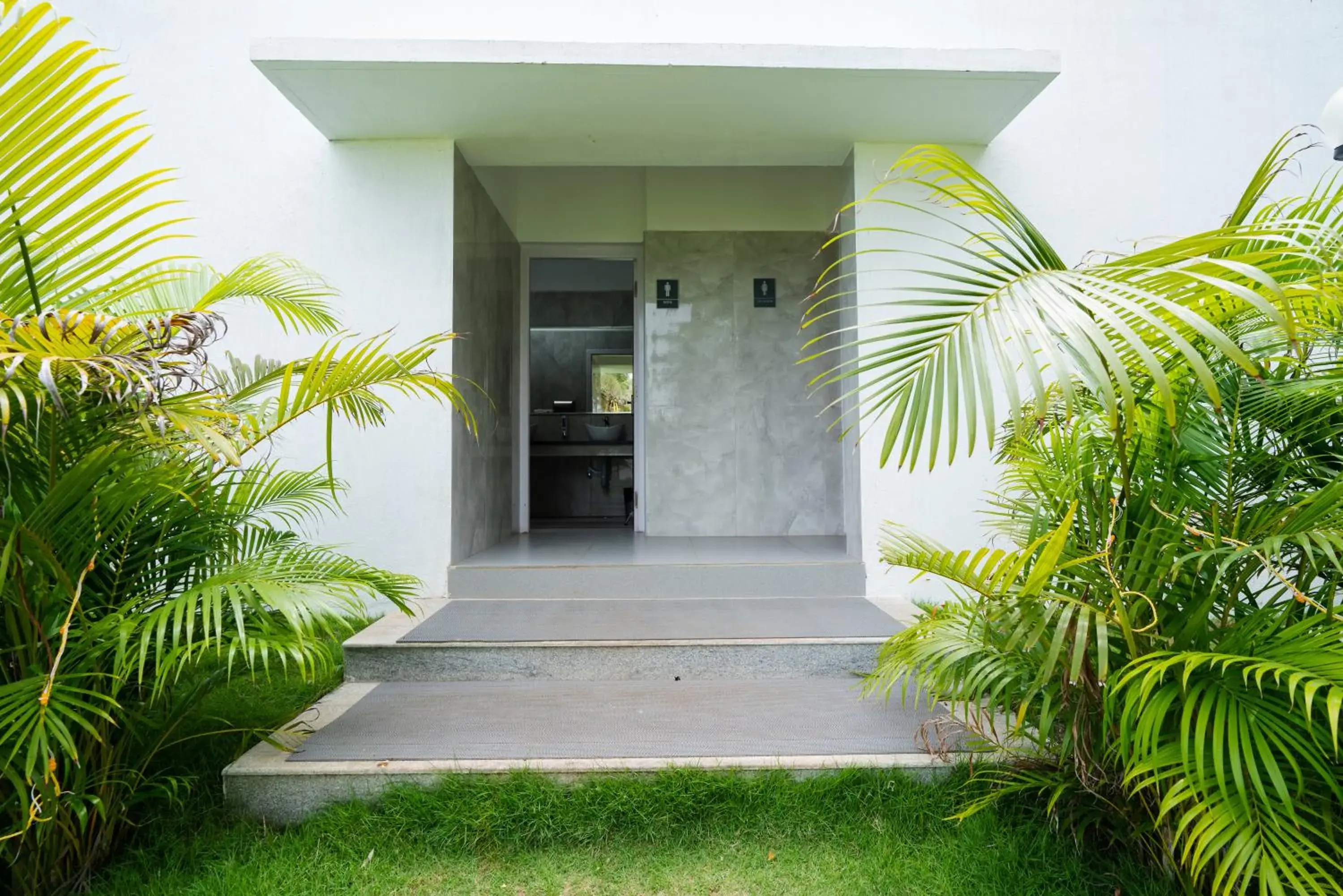 Bathroom in Shelter Beach Resort Bathroom in Shelter Beach Resort