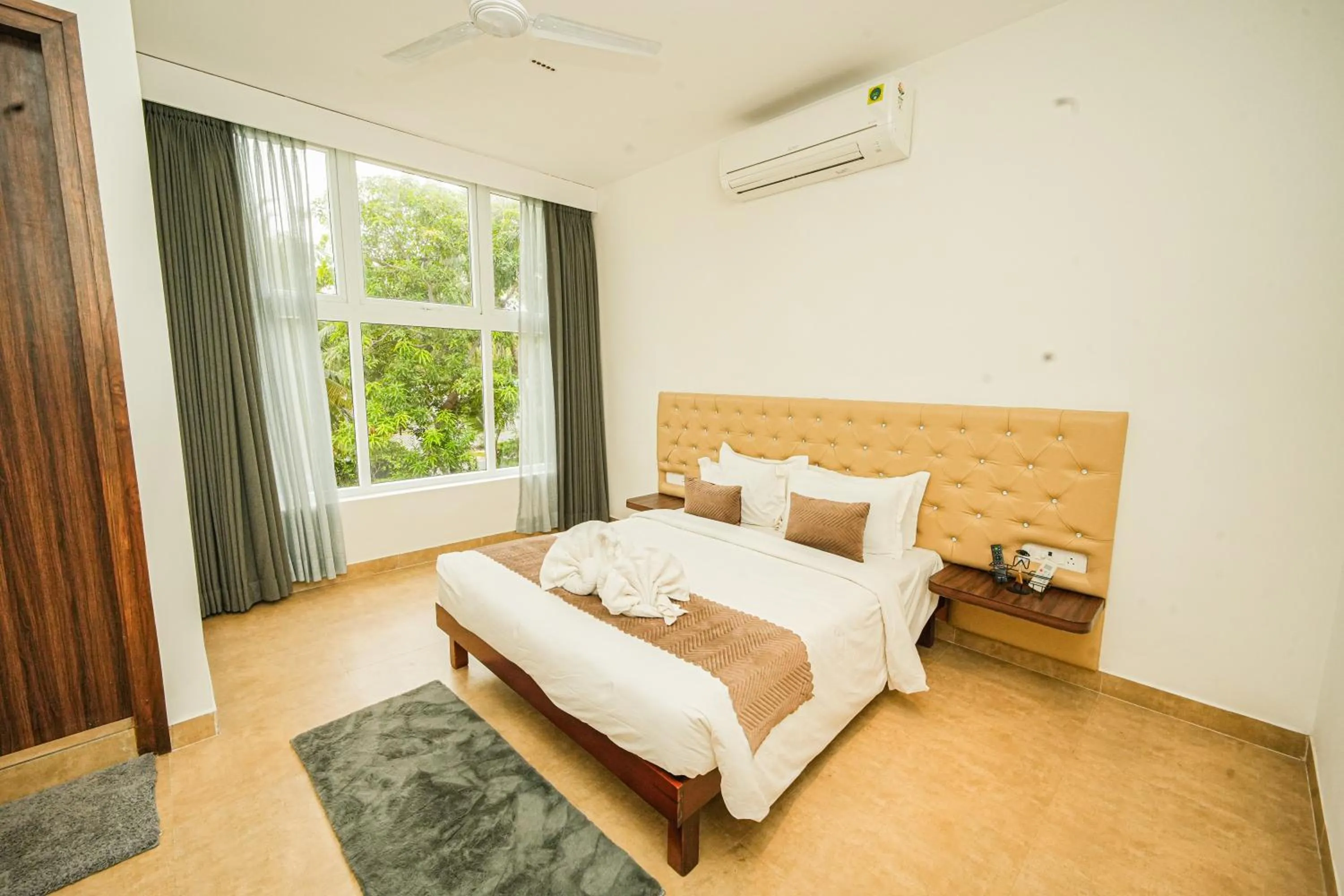 Bed in Shelter Beach Resort