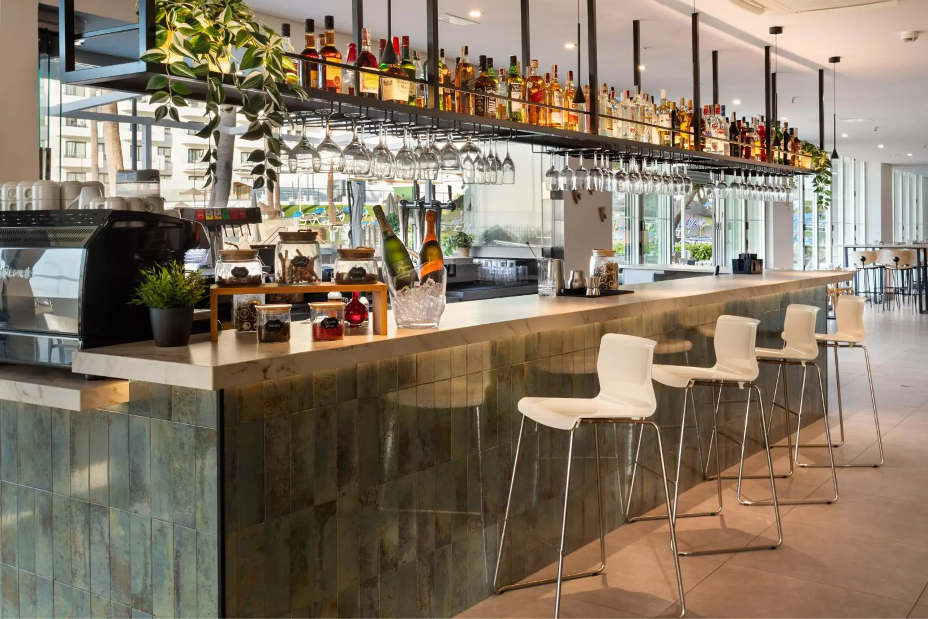 Restaurant/places to eat in Sol Puerto Marina Restaurant/places to eat in Sol Puerto Marina