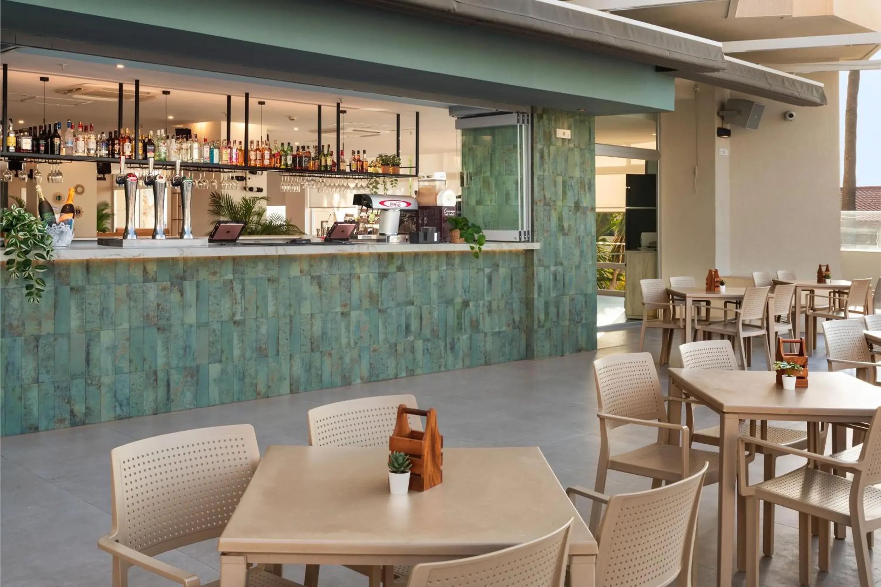 Restaurant/places to eat in Sol Puerto Marina Restaurant/places to eat in Sol Puerto Marina