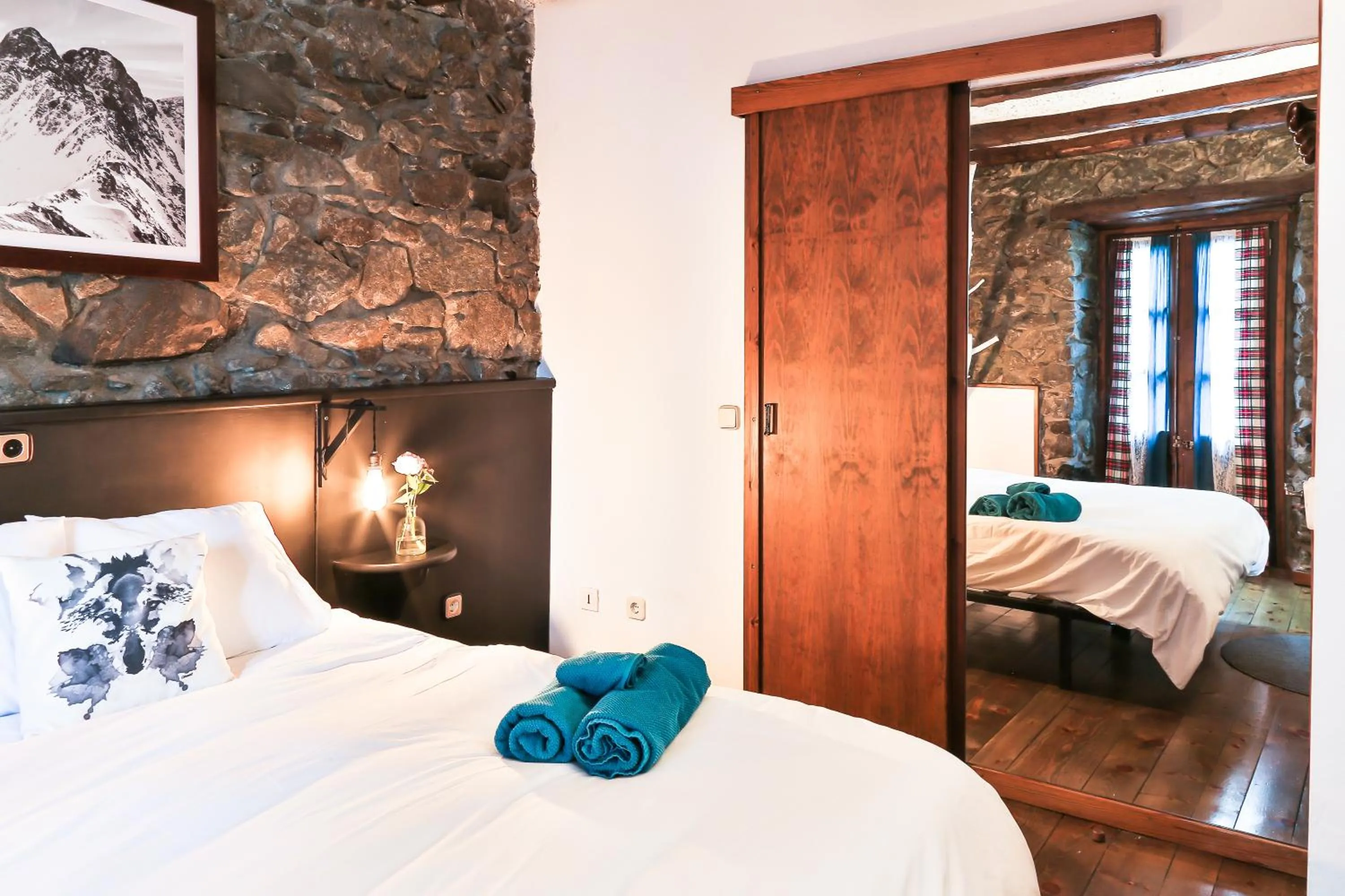 Photo of the whole room, Bed in Hostal Cisco de Sans