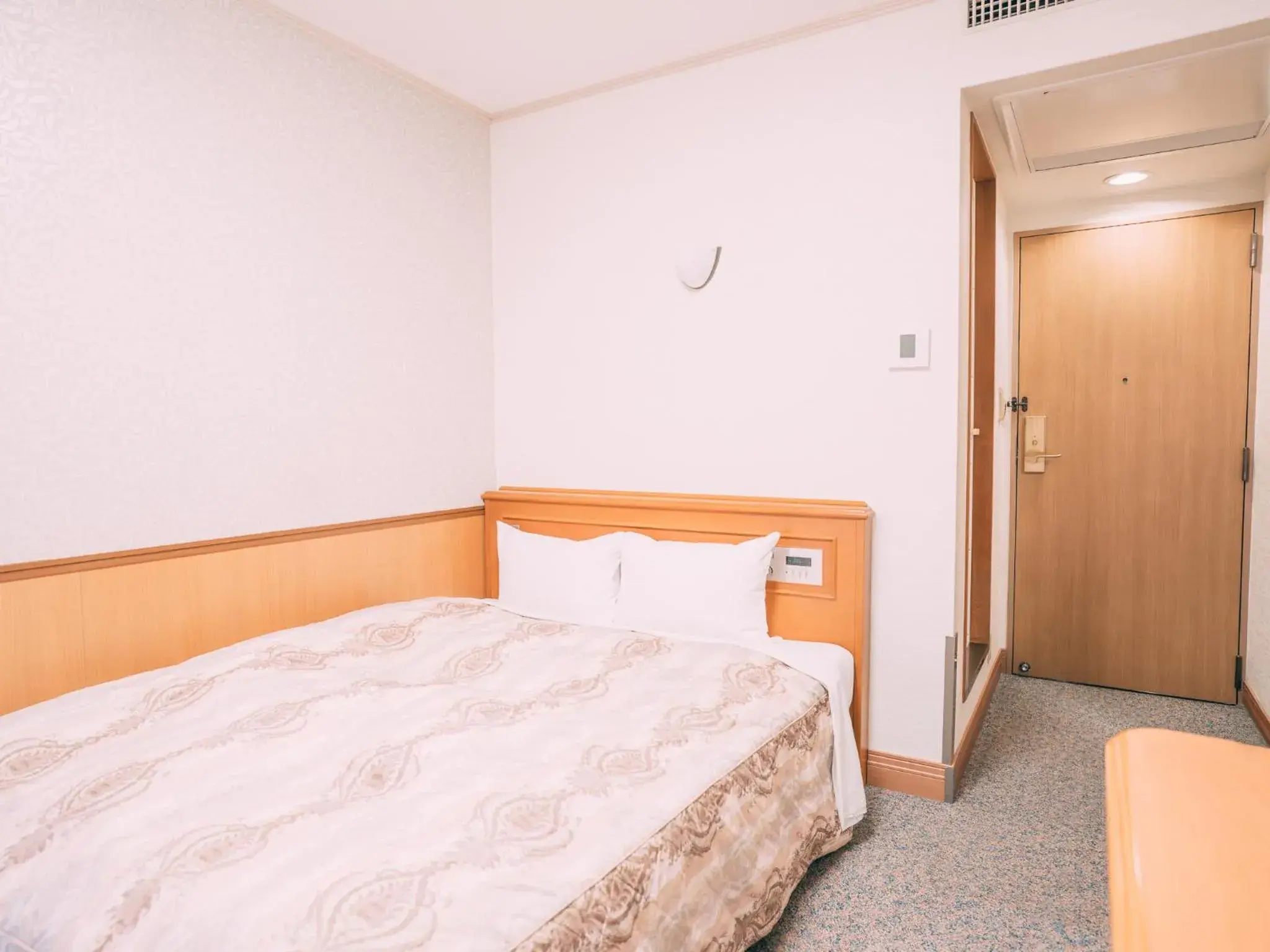 Photo of the whole room, Bed in Ave Tennoji Hotel Photo of the whole room, Bed in Ave Tennoji Hotel