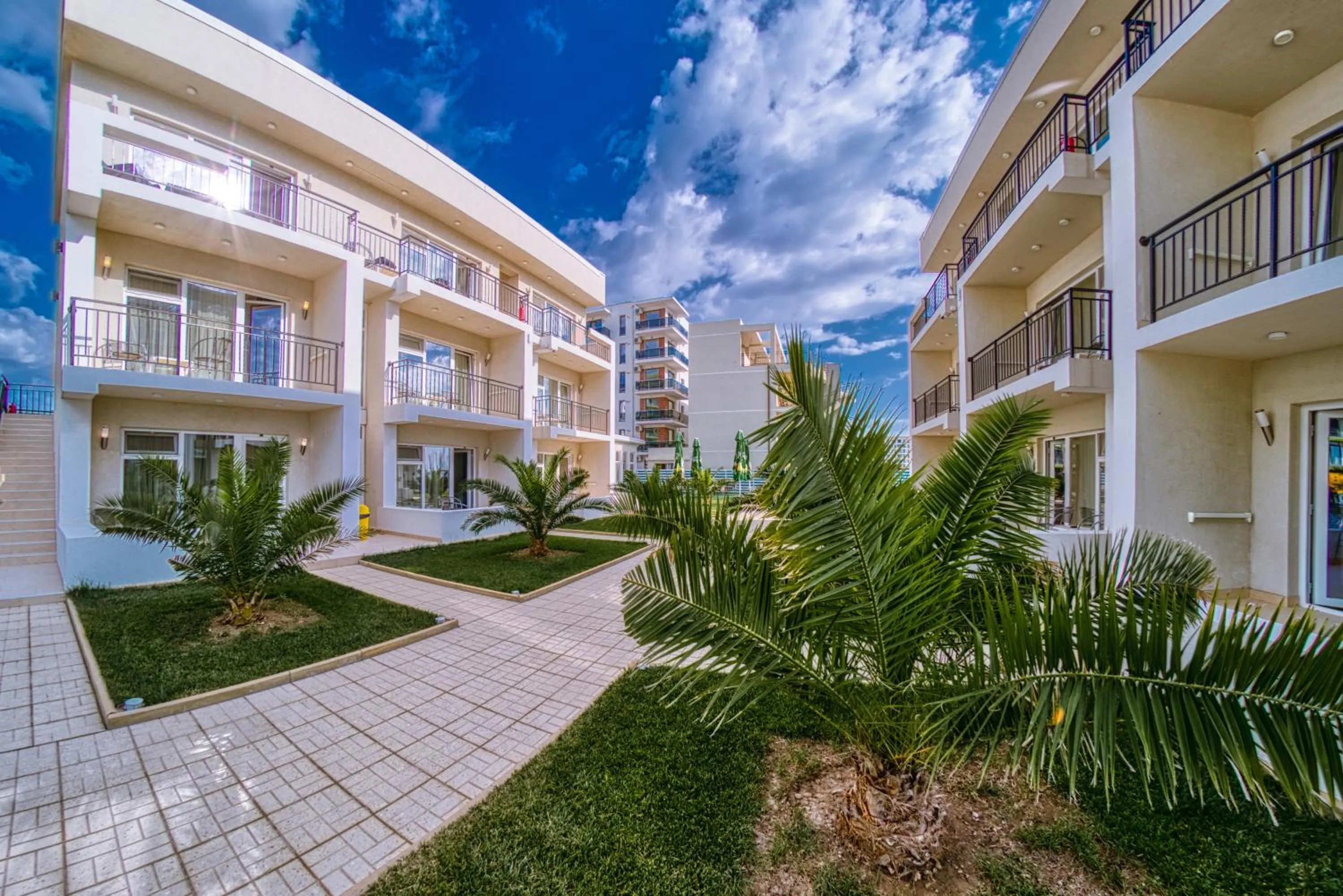 Garden in Sammos Beach Resort