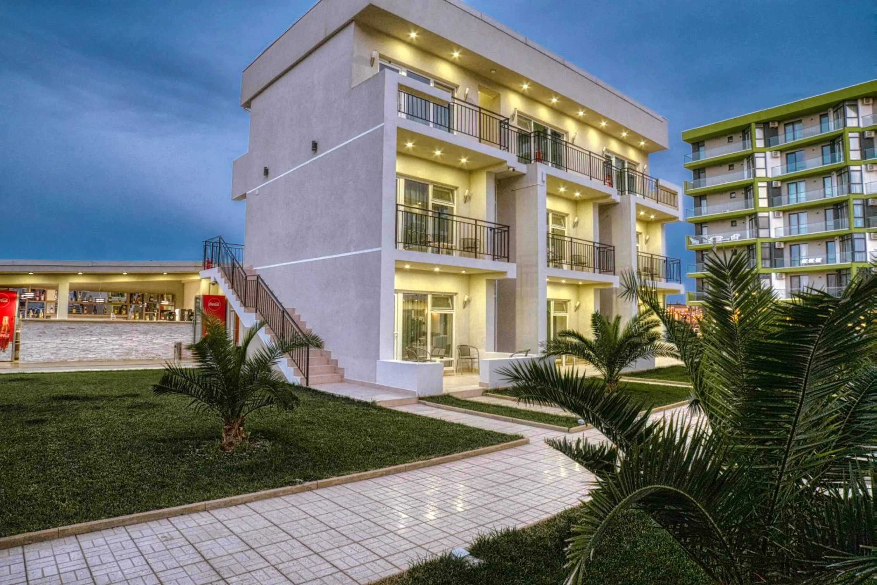 Garden in Sammos Beach Resort