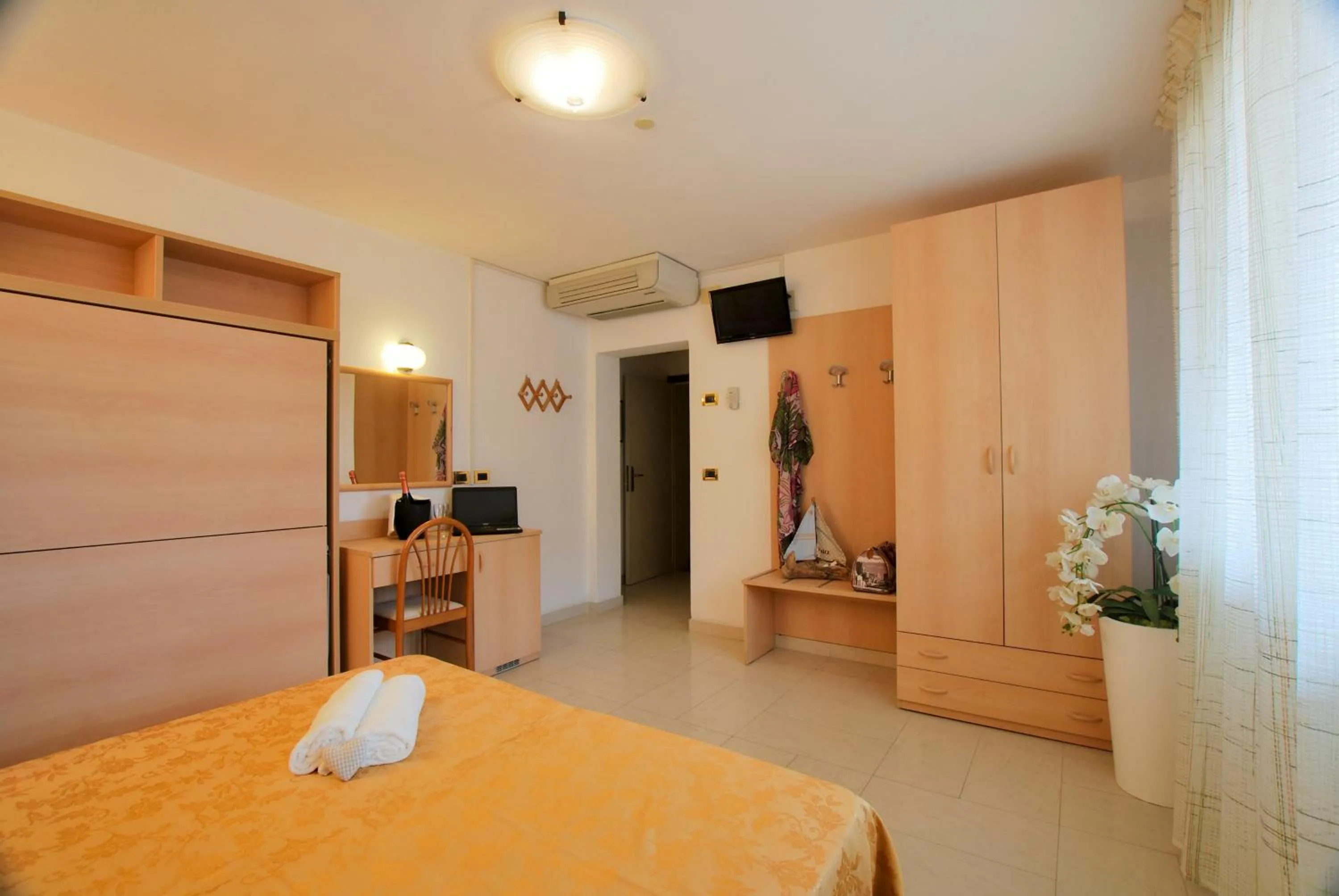 bunk bed, Bed in Hotel Jonni