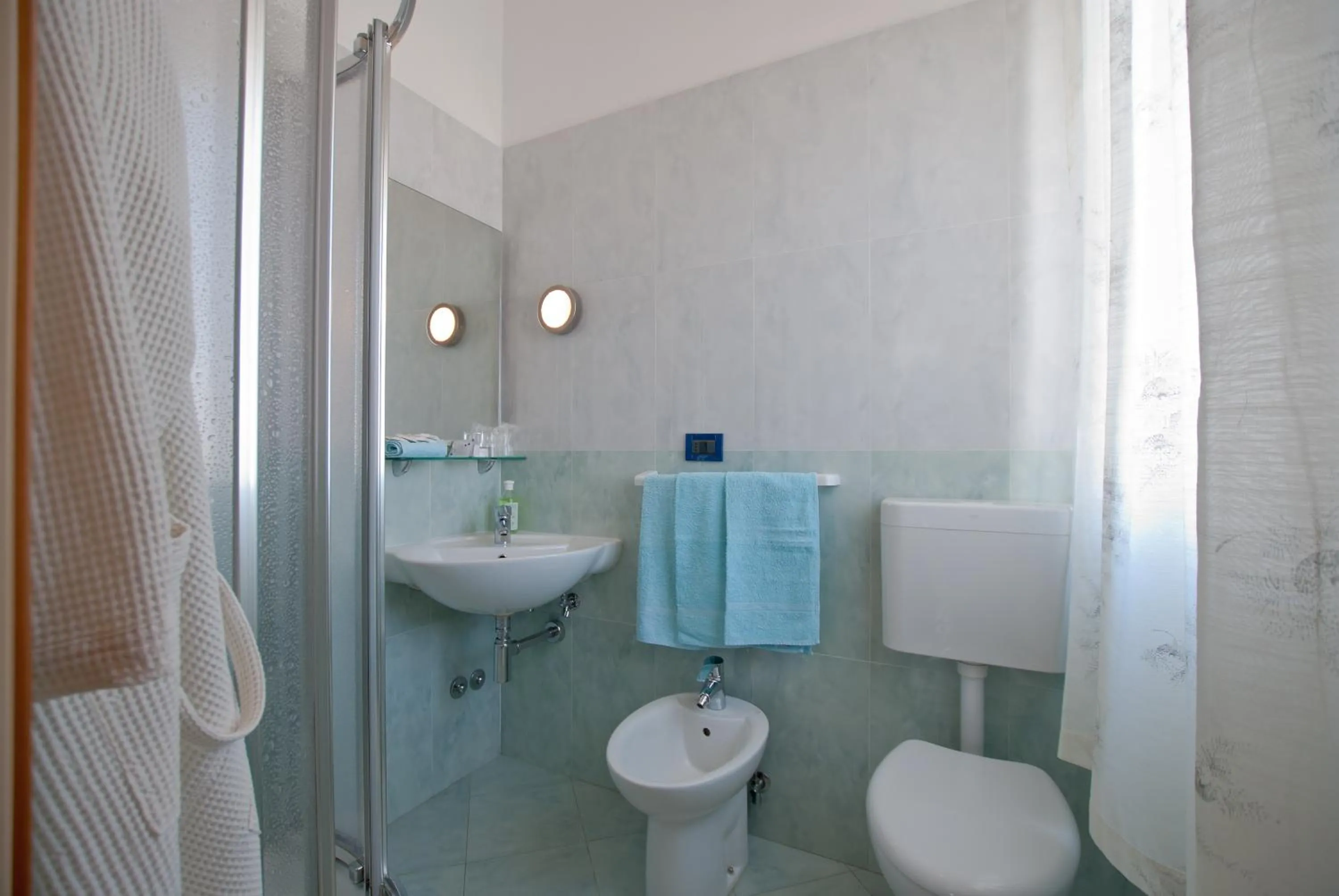 Bathroom in Hotel Jonni