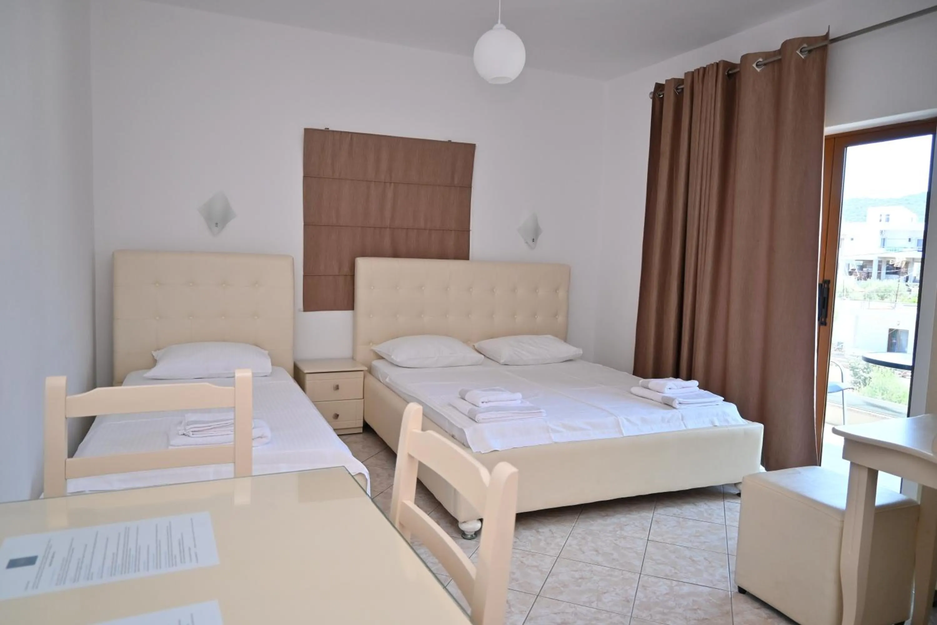 Triple Room with Balcony in Hotel Marku