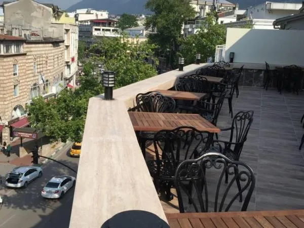 Restaurant/places to eat in Waha Hotel