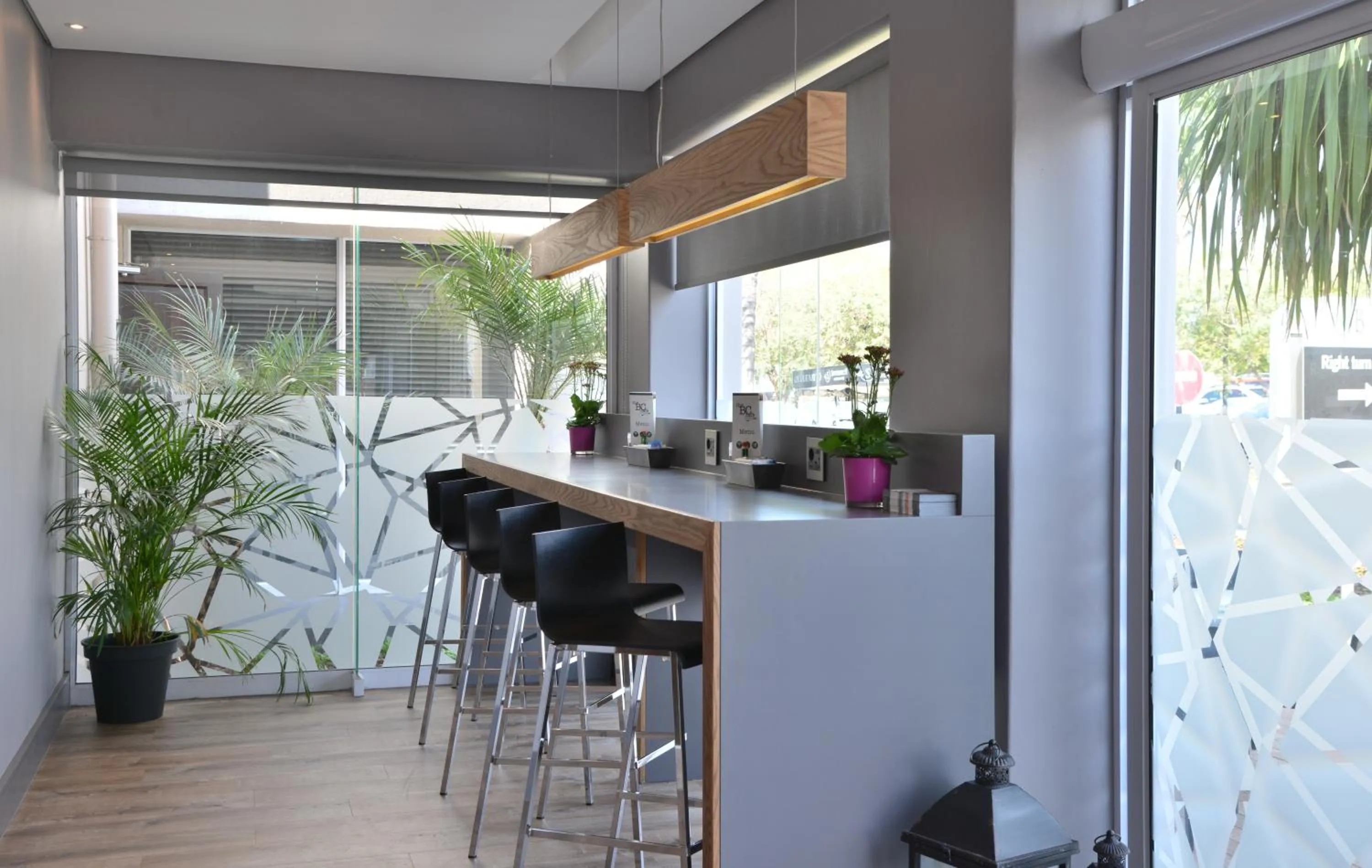 Restaurant/places to eat in Birchwood Hotel and OR Tambo Conference Centre