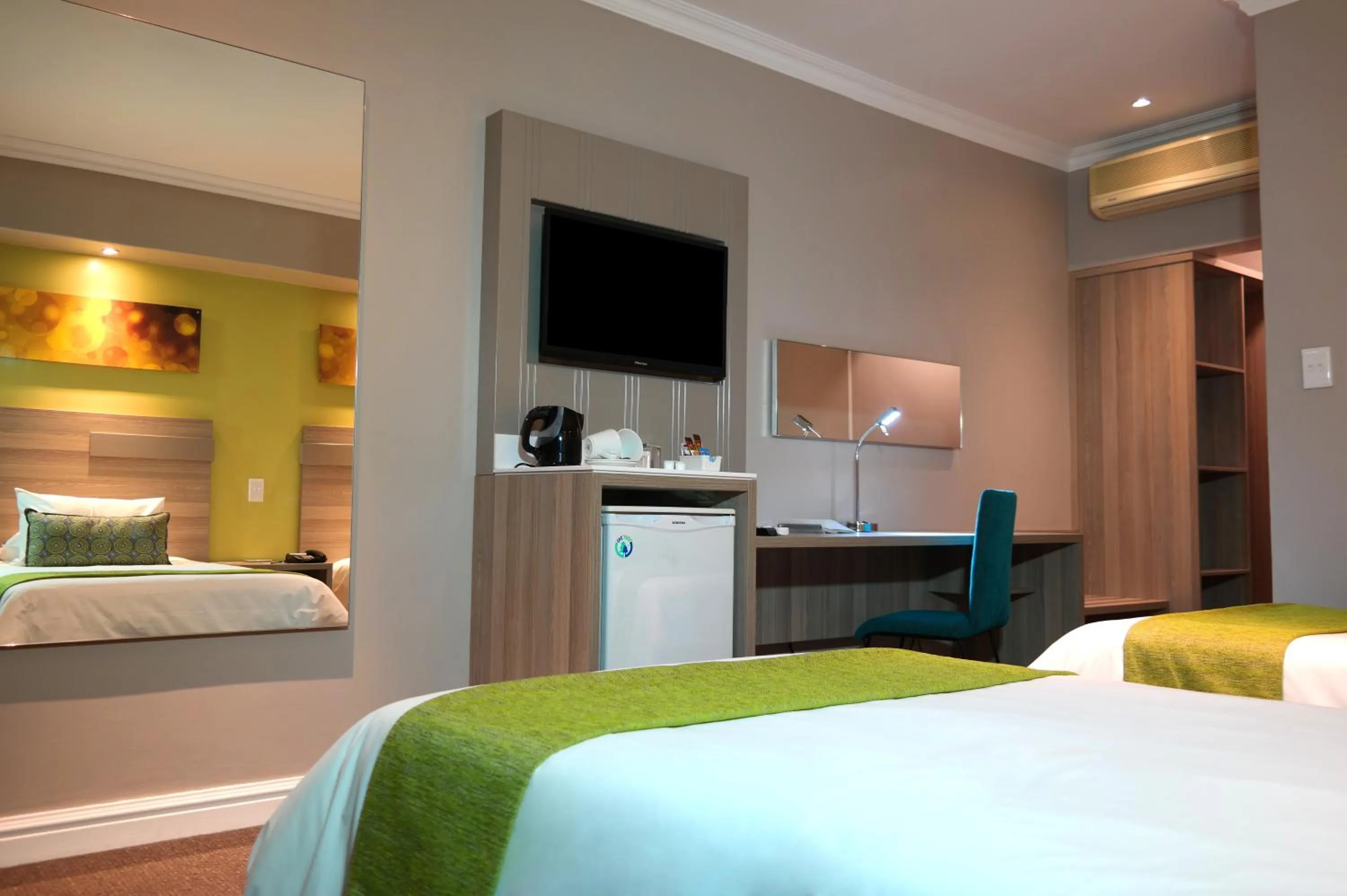 View (from property/room), Bed in Birchwood Hotel and OR Tambo Conference Centre