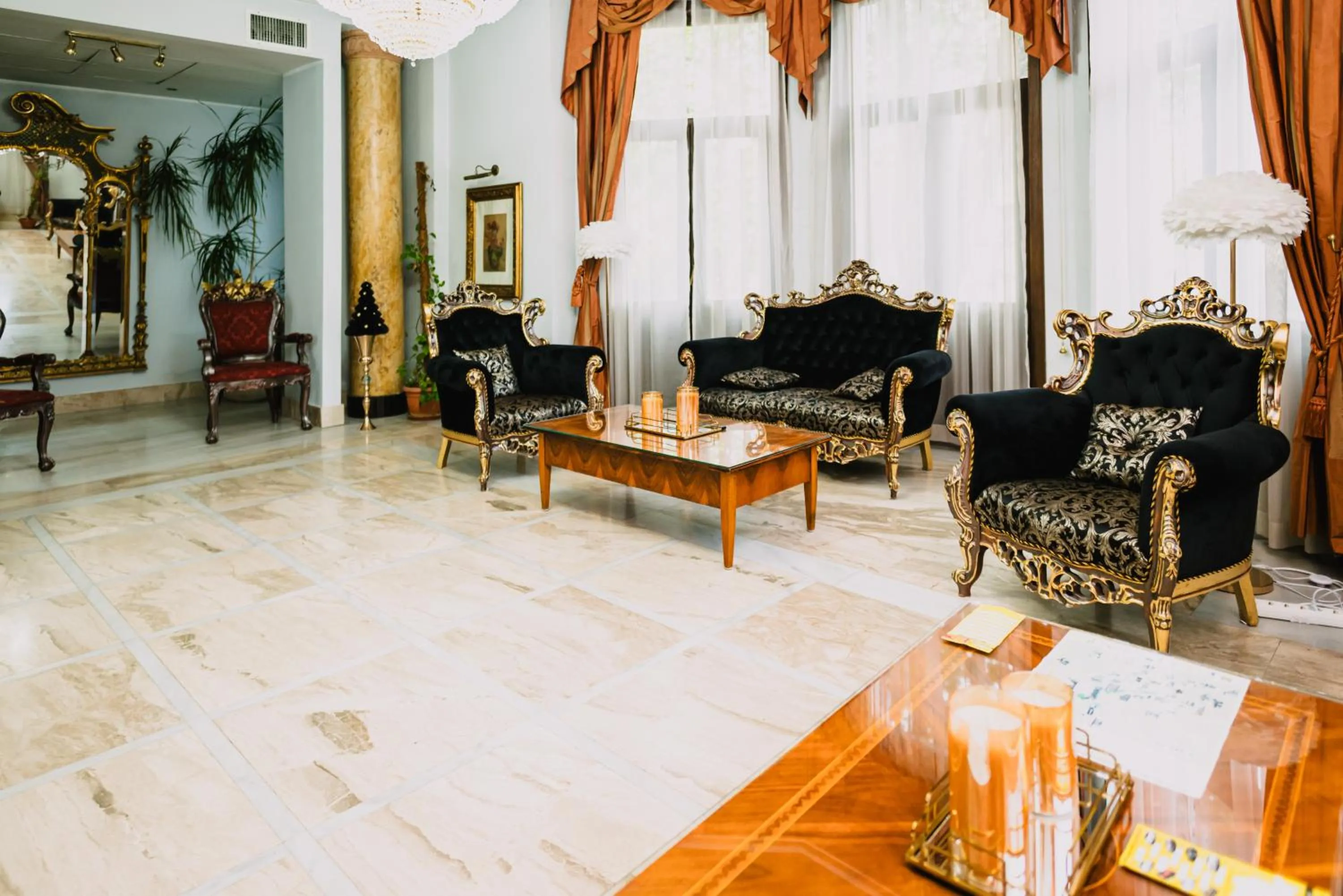 Seating area in Vigo Hotel