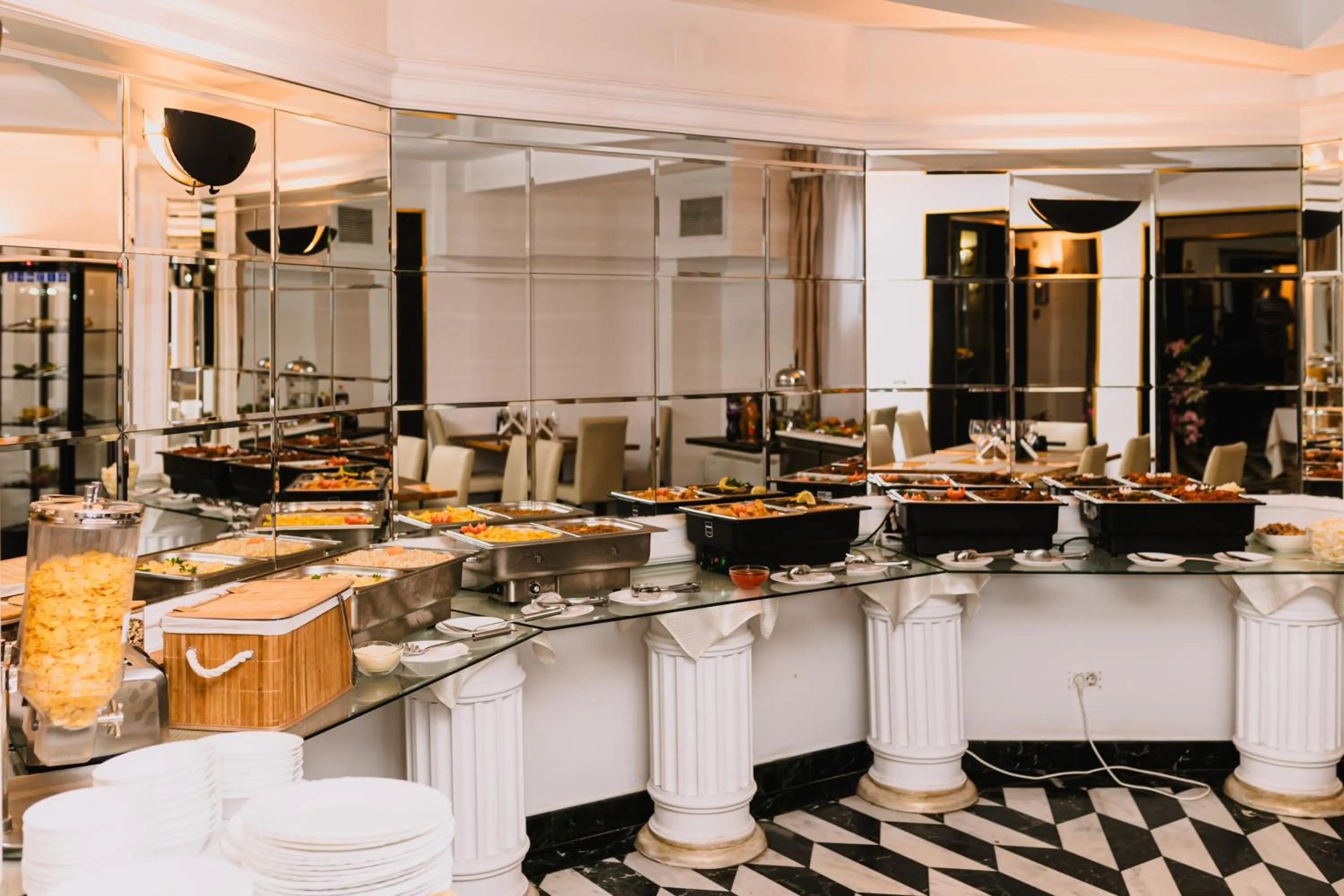 Restaurant/places to eat in Vigo Hotel