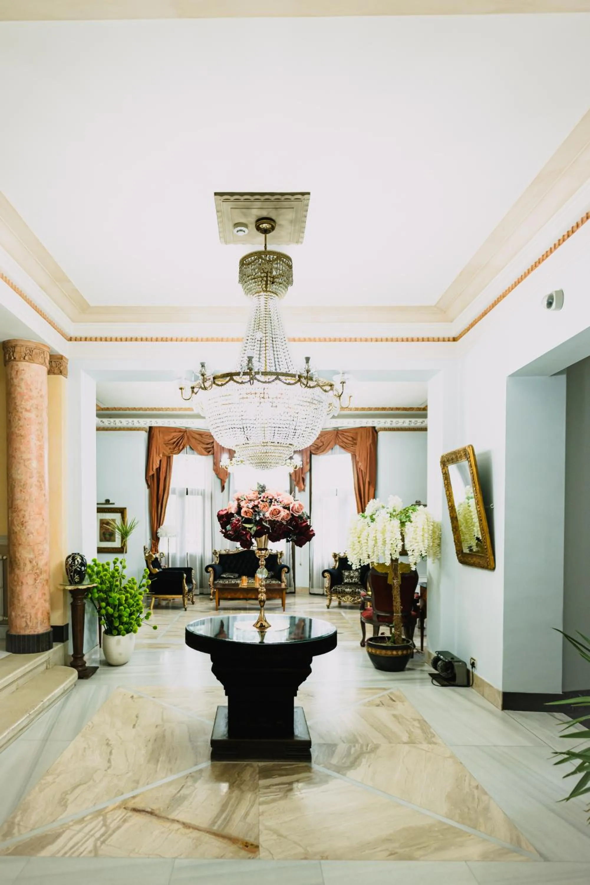 Seating area in Vigo Hotel