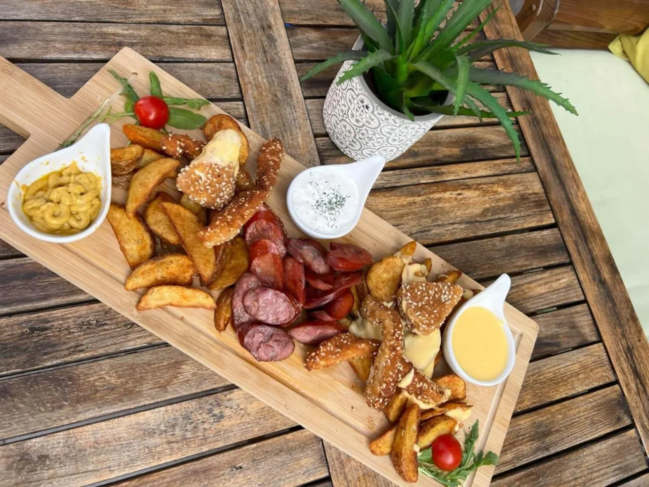Food and drinks in Le Marc Guest house