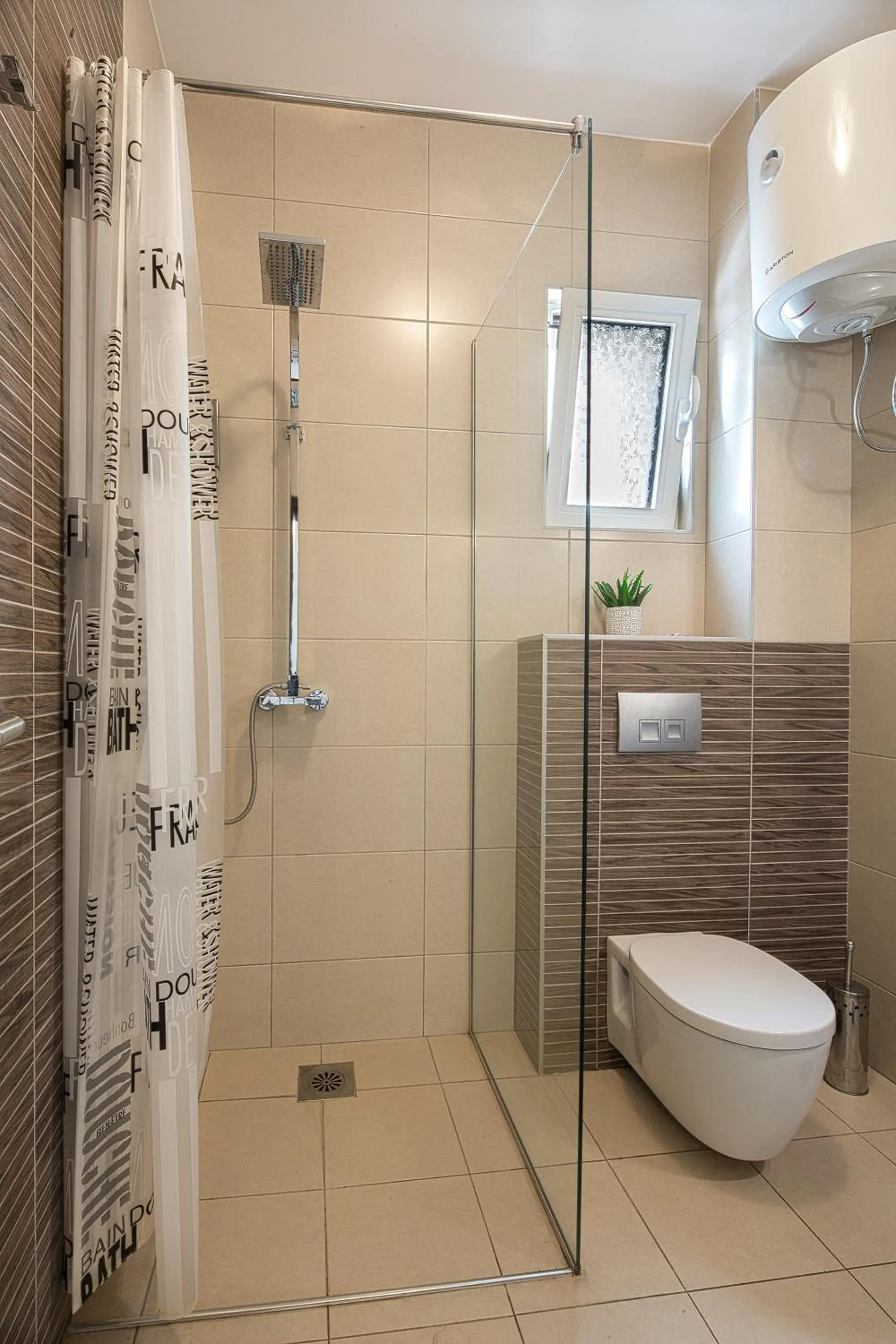 Bathroom in Le Marc Guest house