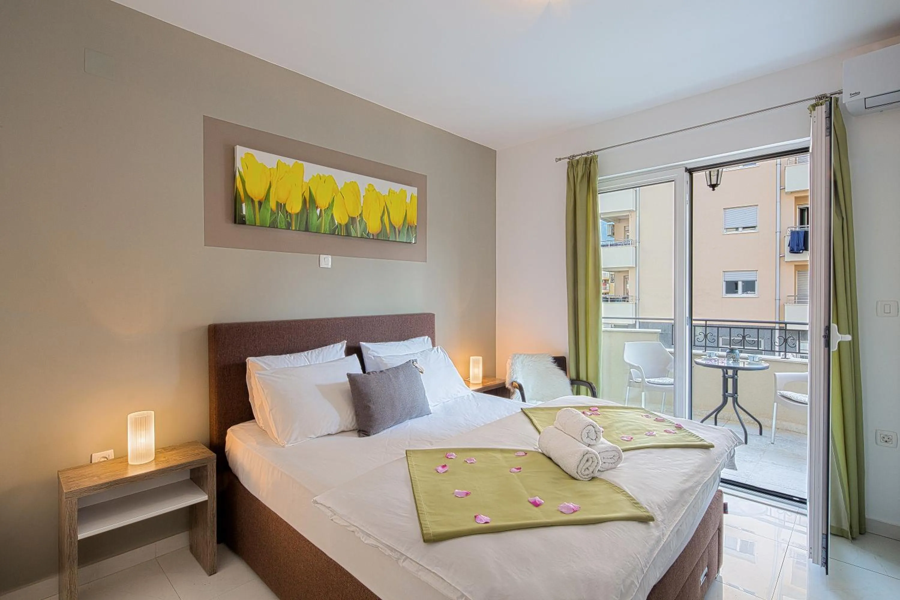Balcony/Terrace, Bed in Le Marc Guest house