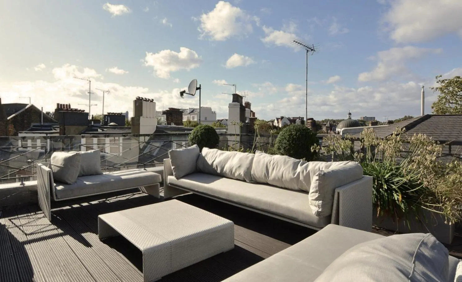 Europa House Apartments