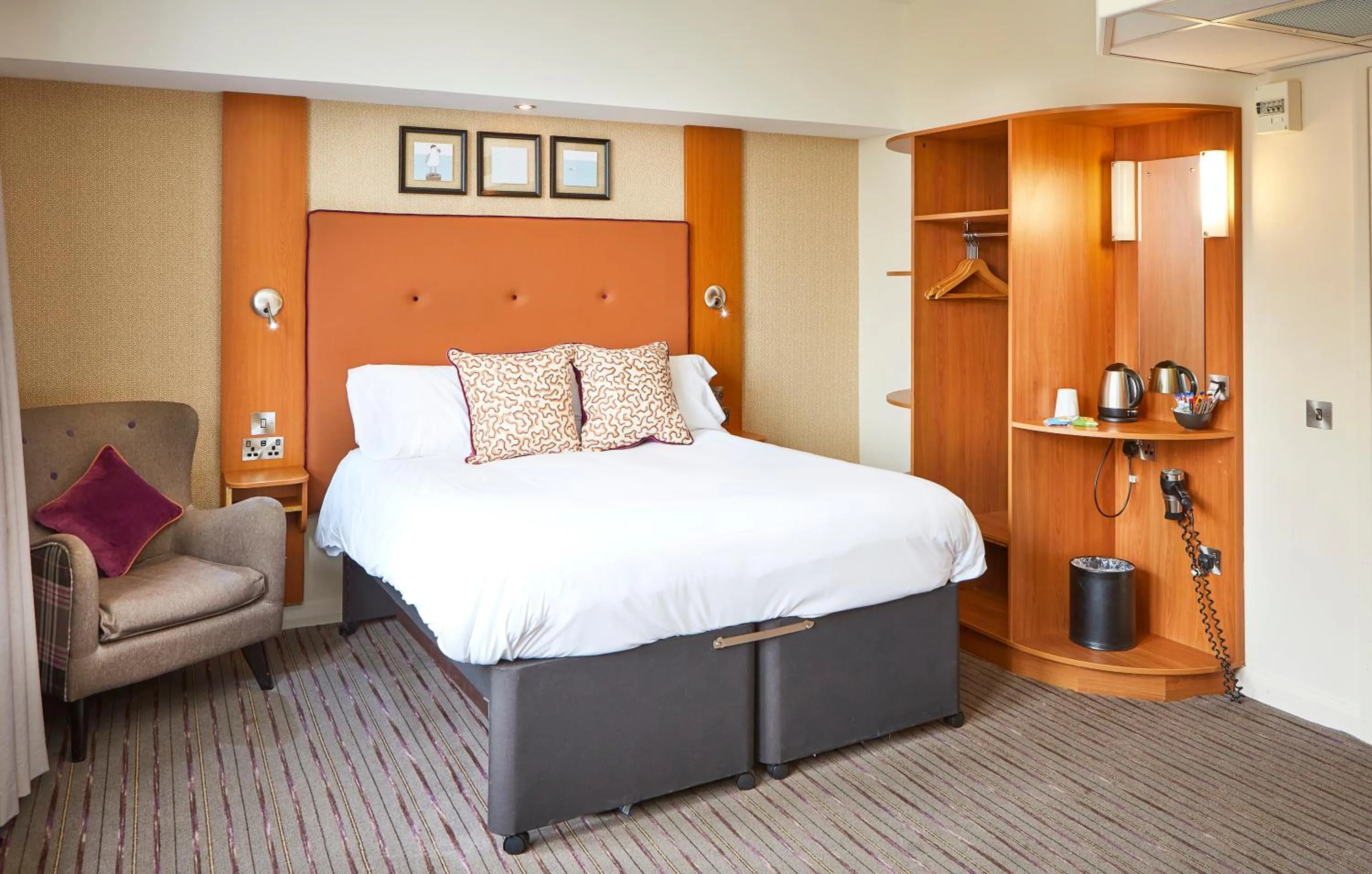 Bed in Craigside Manor