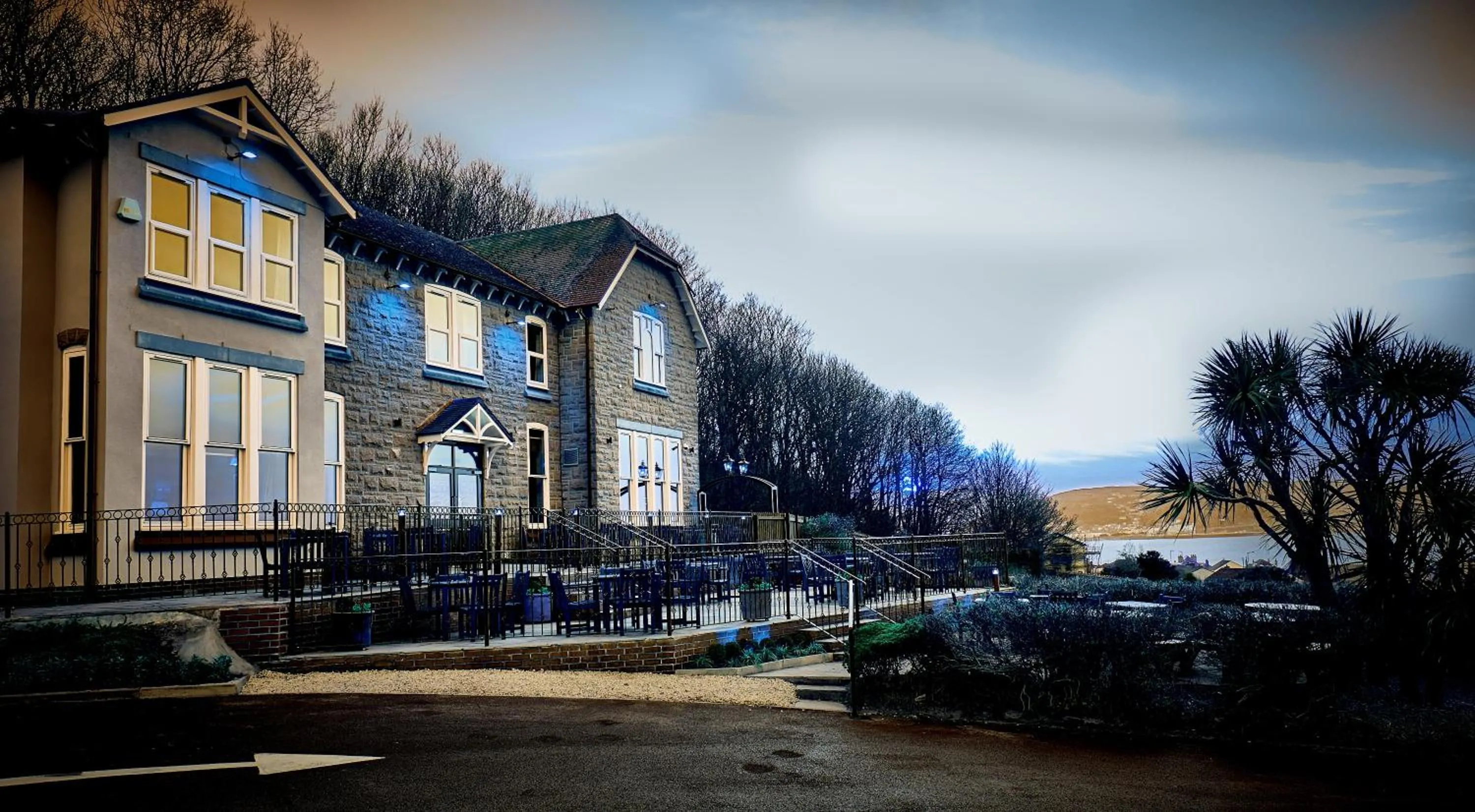 Property building in Craigside Manor