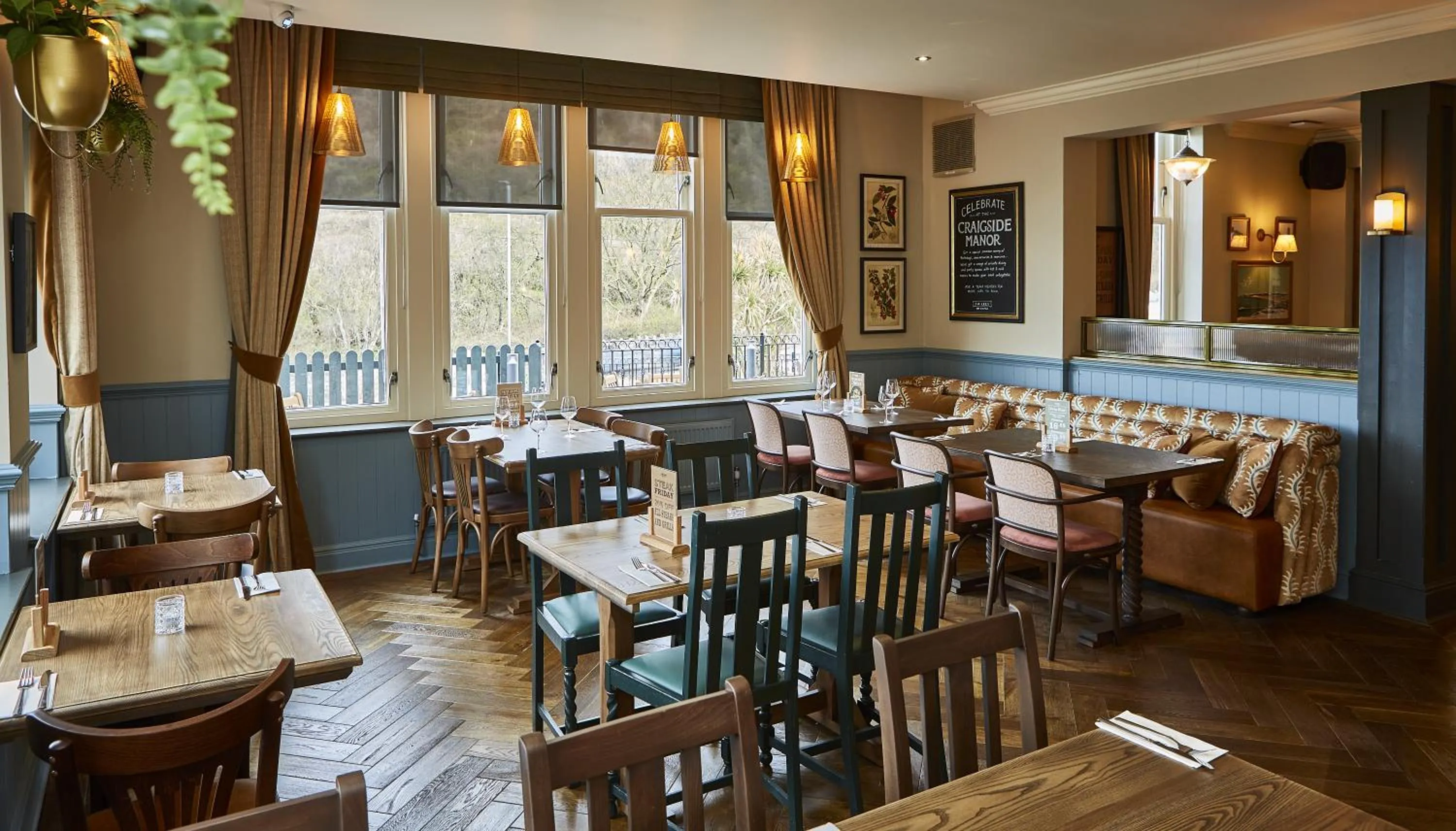 Restaurant/places to eat in Craigside Manor