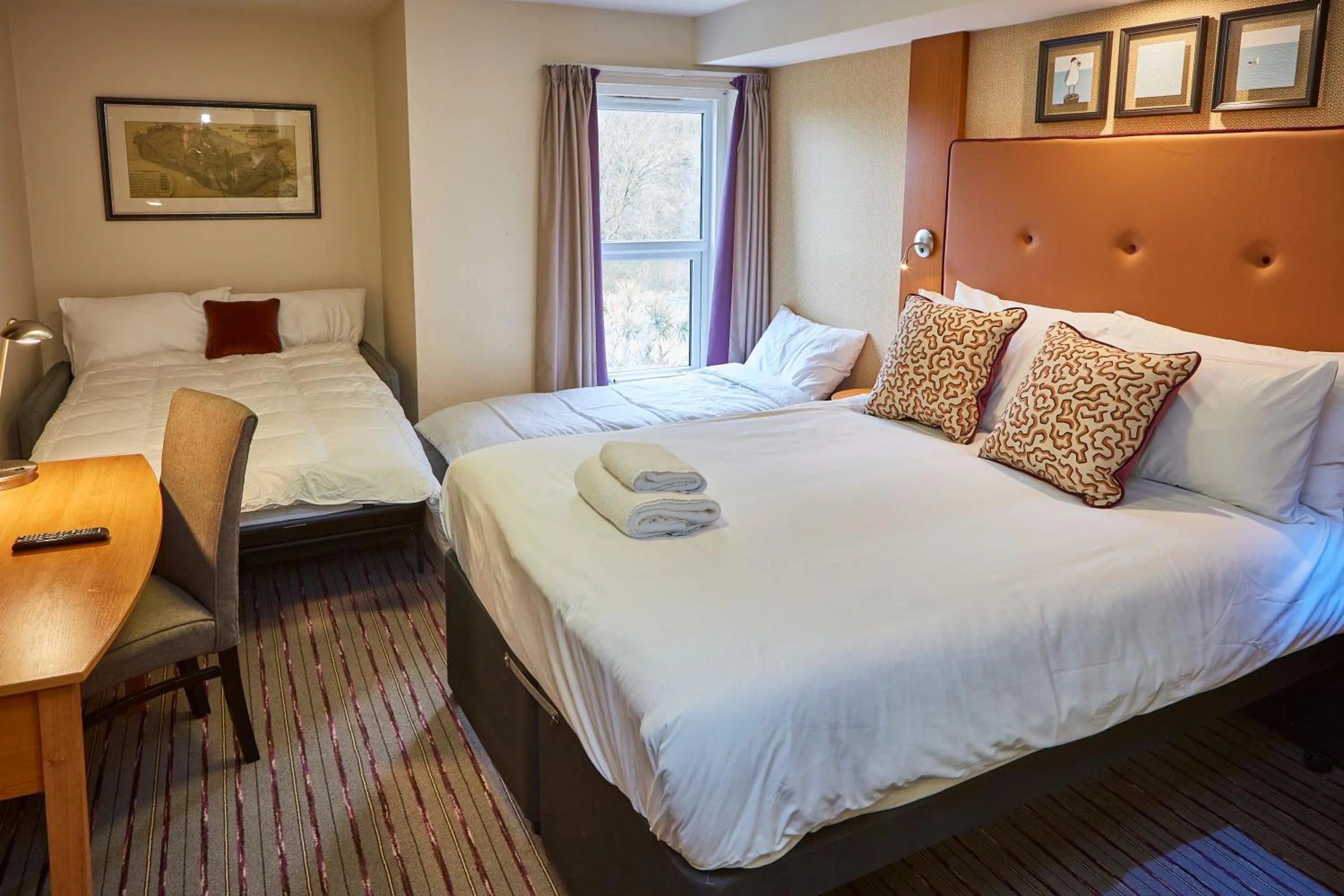 Bedroom, Bed in Craigside Manor