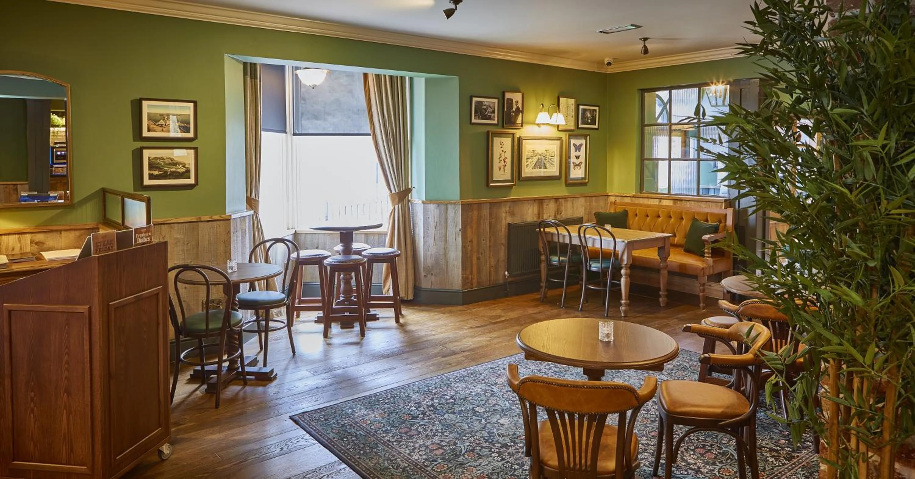 Lounge or bar in Craigside Manor