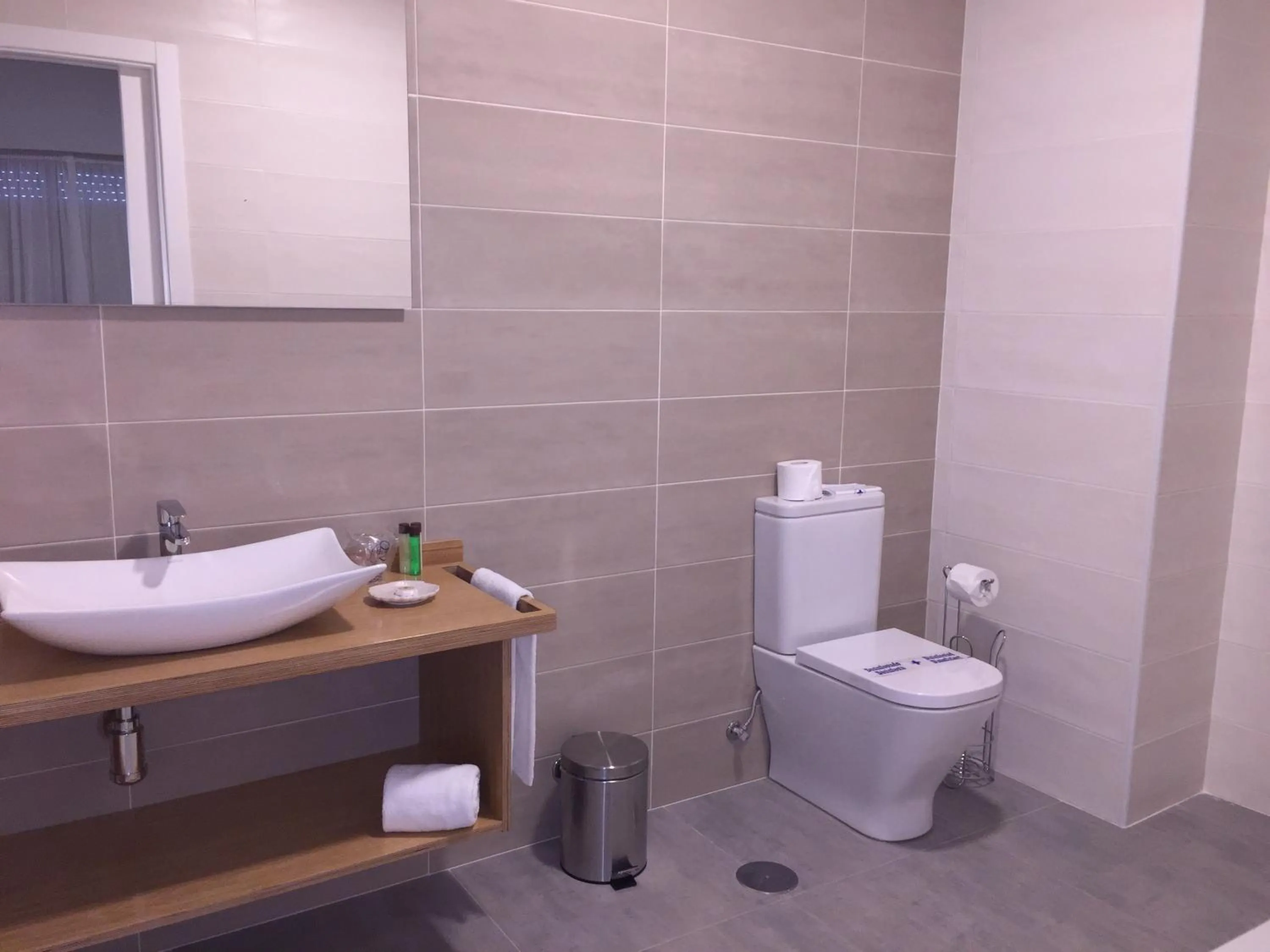 Shower in Hotel Celanova