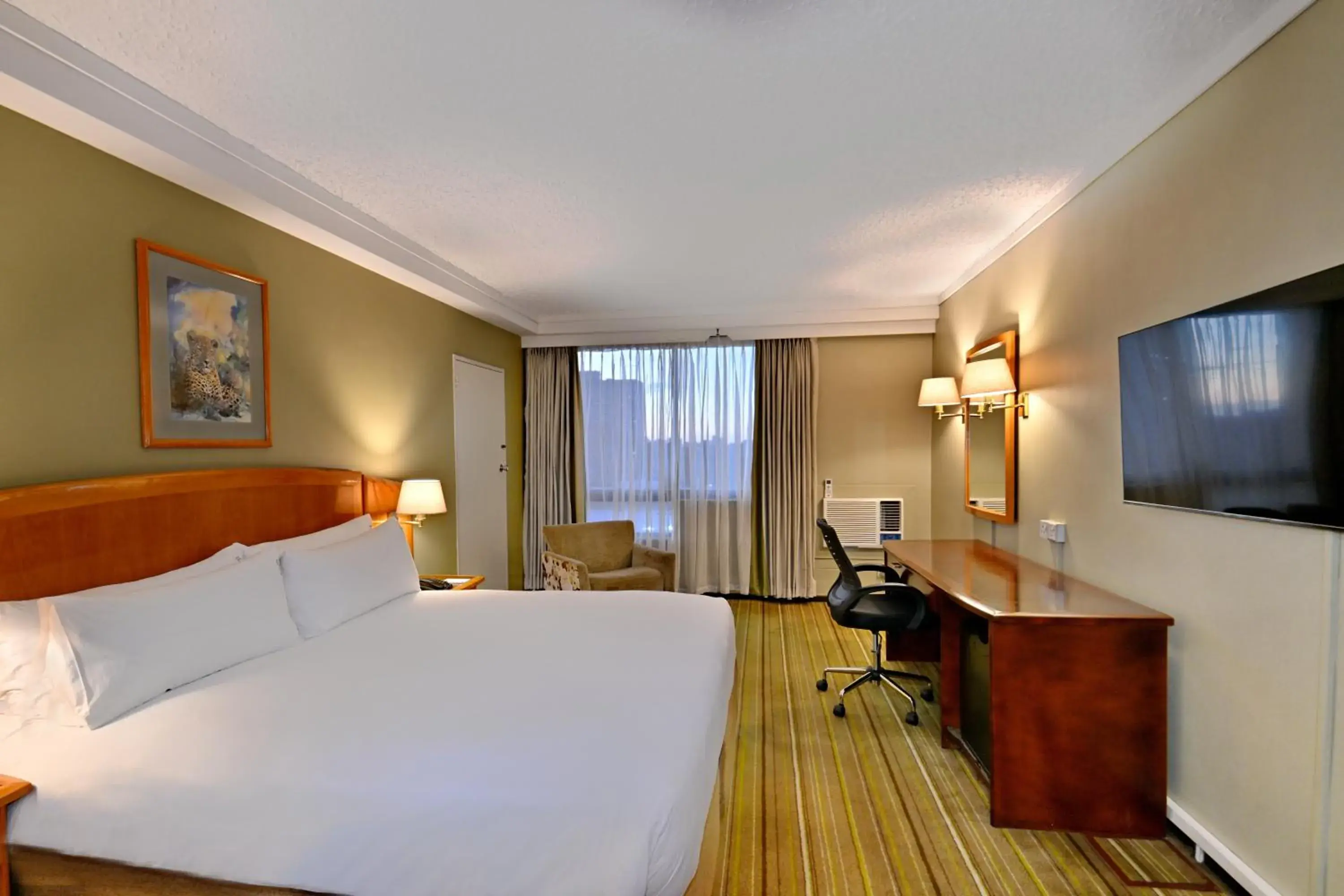 Standard King Room in Holiday Inn - Harare by IHG Standard King Room in Holiday Inn - Harare by IHG