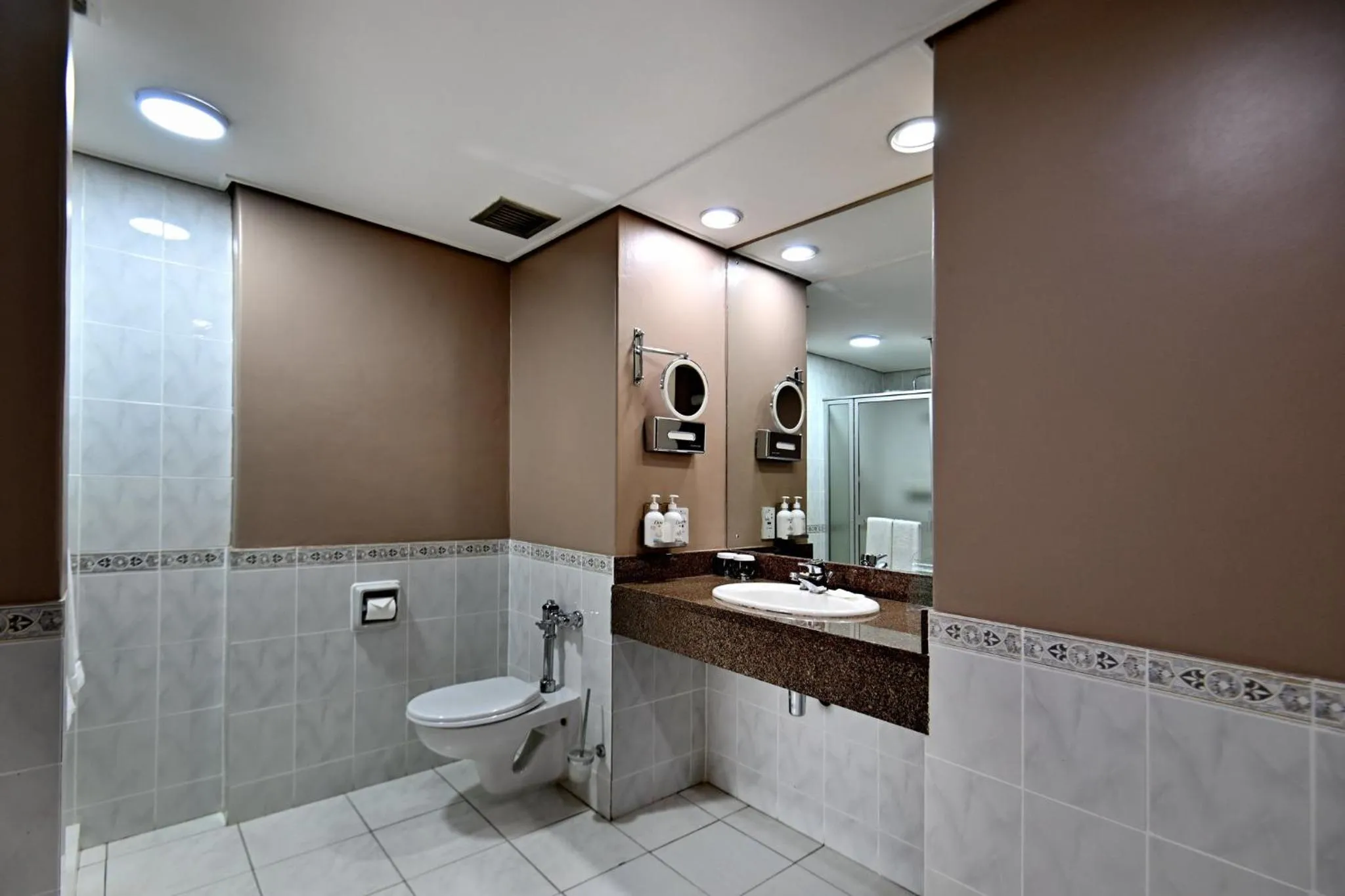 Photo of the whole room in Holiday Inn - Harare by IHG