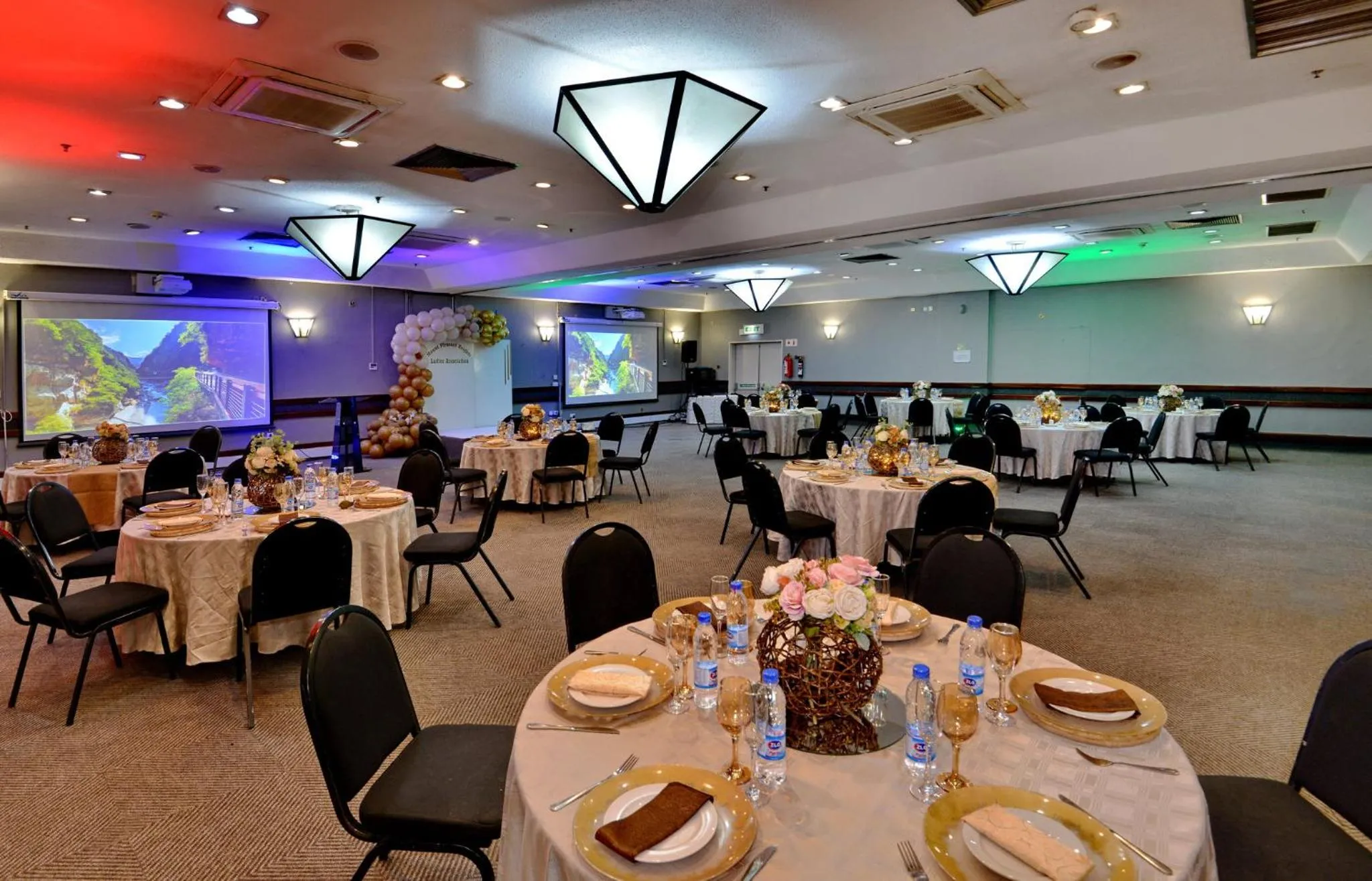 Meeting/conference room in Holiday Inn - Harare by IHG