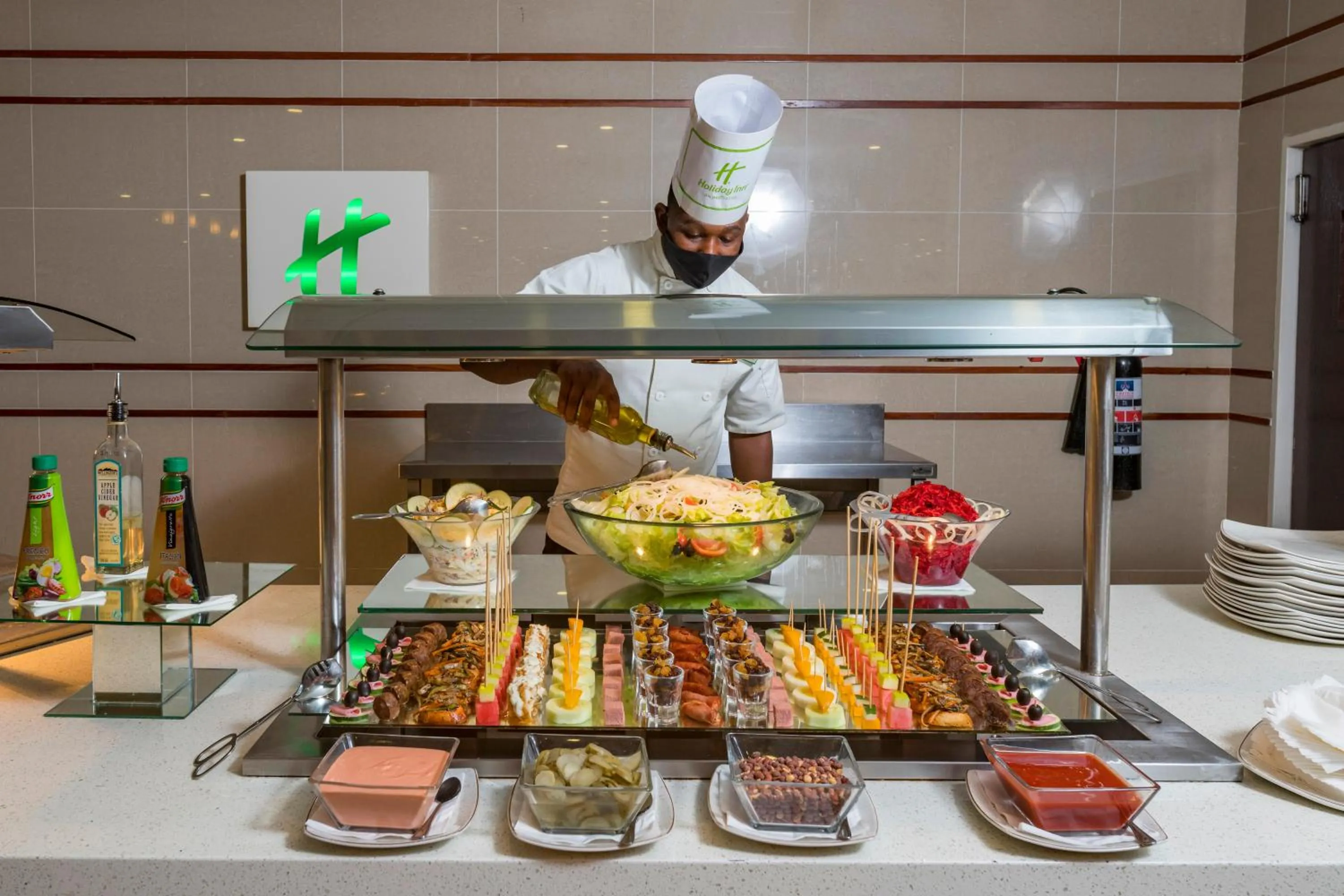 Food and drinks in Holiday Inn - Harare by IHG