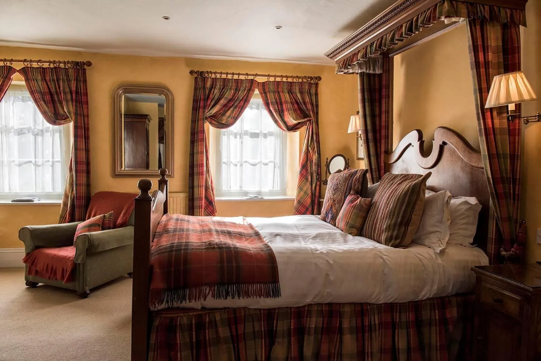 Bedroom, Bed in The Howard Arms