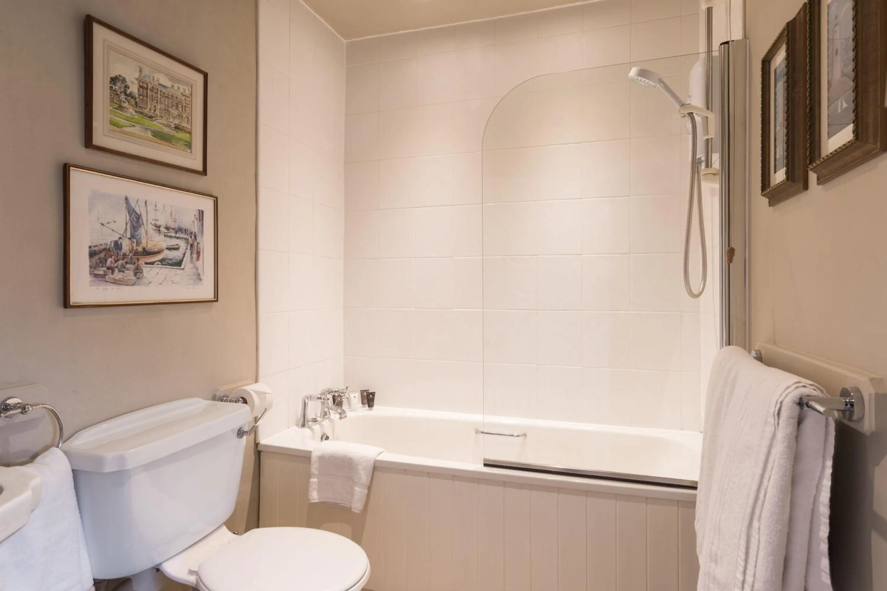 Bathroom in The Howard Arms