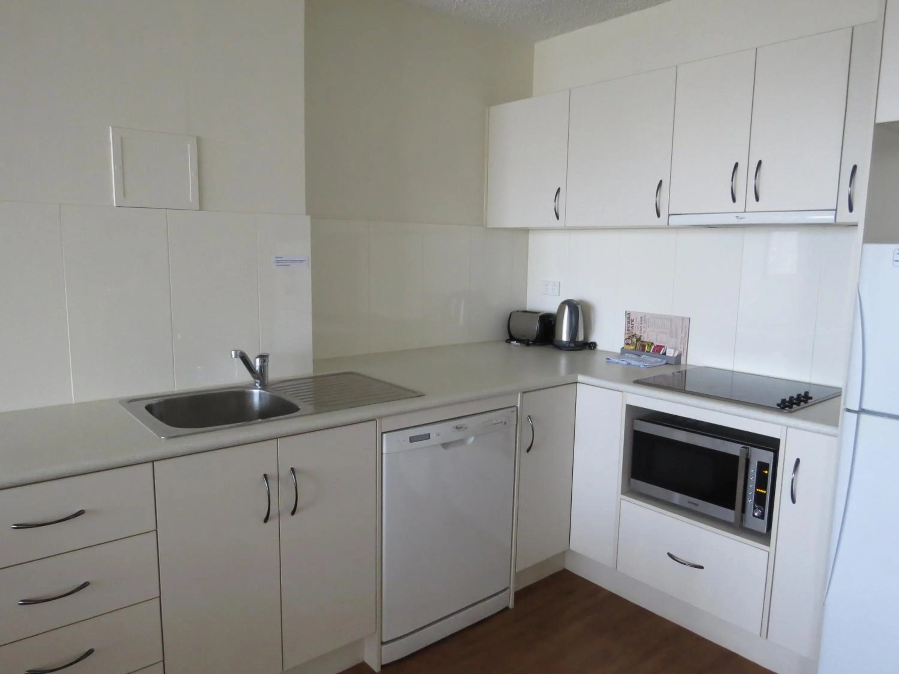 Kitchen or kitchenette in Summit Apartments