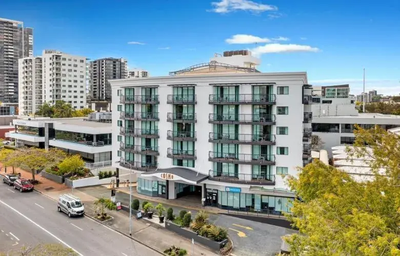 Property building in Cosmo Apartment Hotel Property building in Cosmo Apartment Hotel