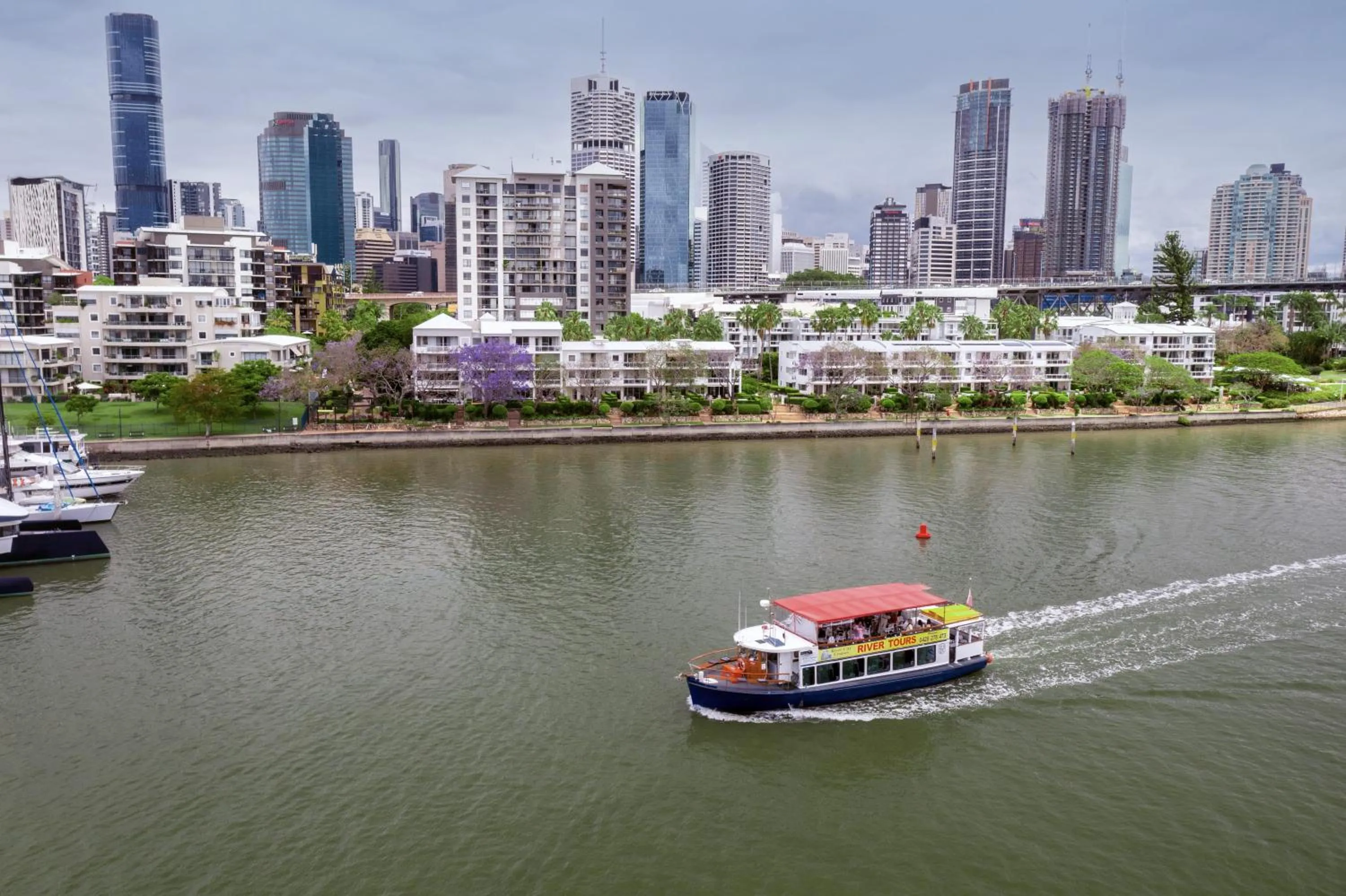 Area and facilities in Cosmo Apartment Hotel