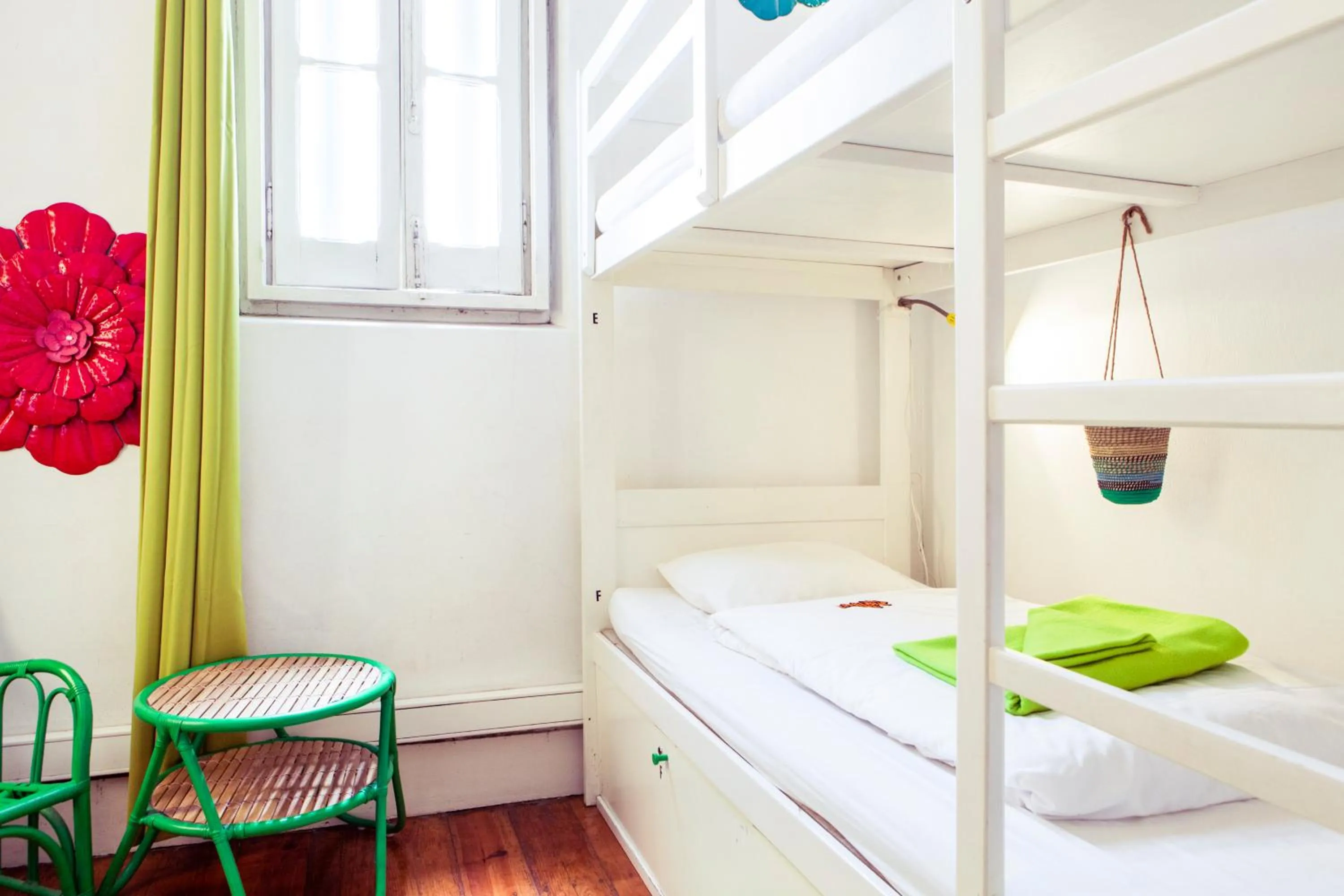 Bedroom, Bed in Lisbon Chillout Hostel