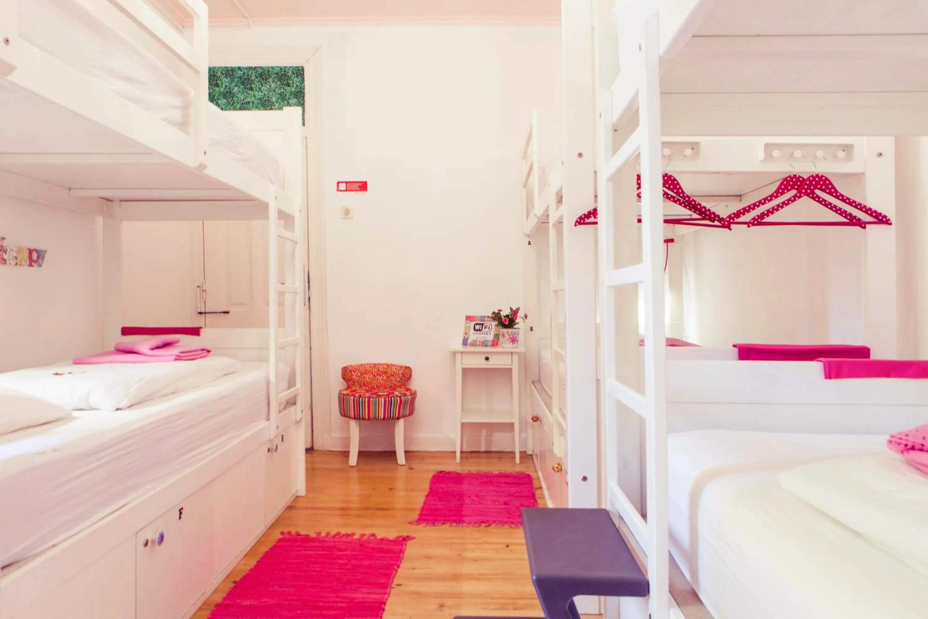 Bedroom, Bed in Lisbon Chillout Hostel