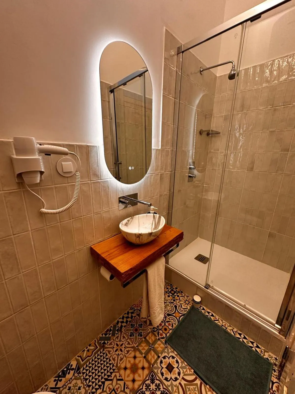 Shower in Lisbon Chillout Hostel