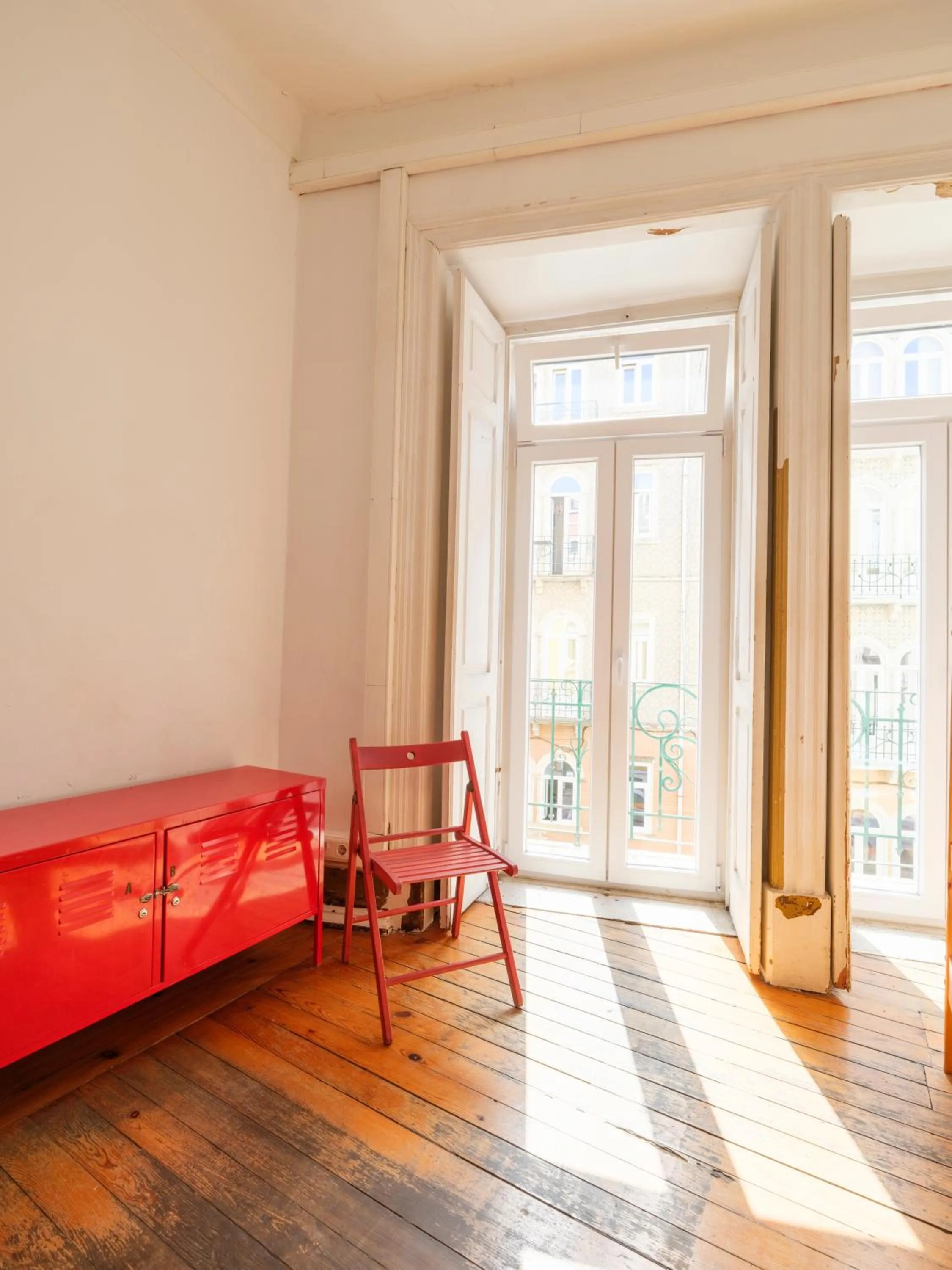 Photo of the whole room, Bed in Lisbon Chillout Hostel