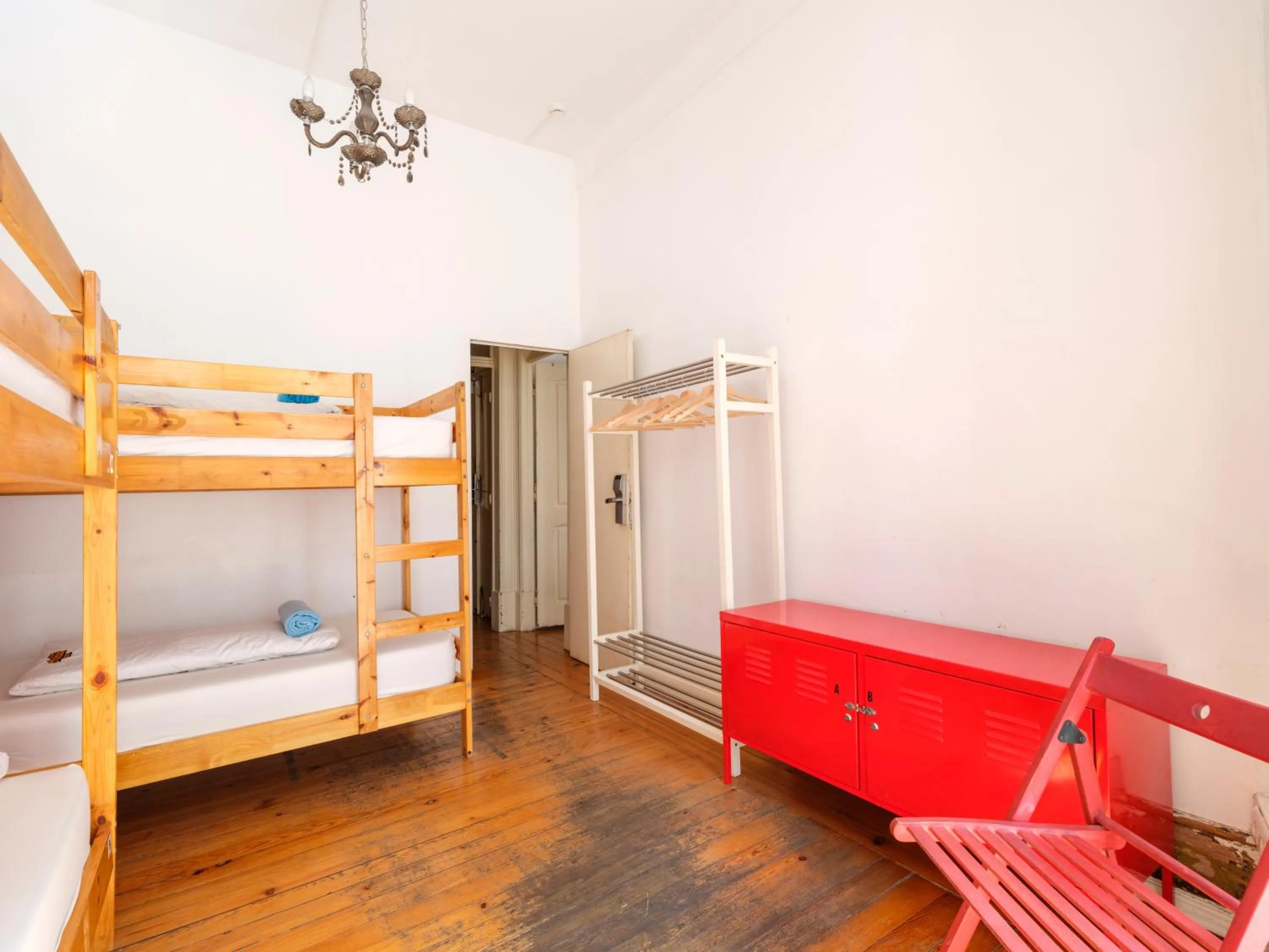 Bedroom, Bed in Lisbon Chillout Hostel