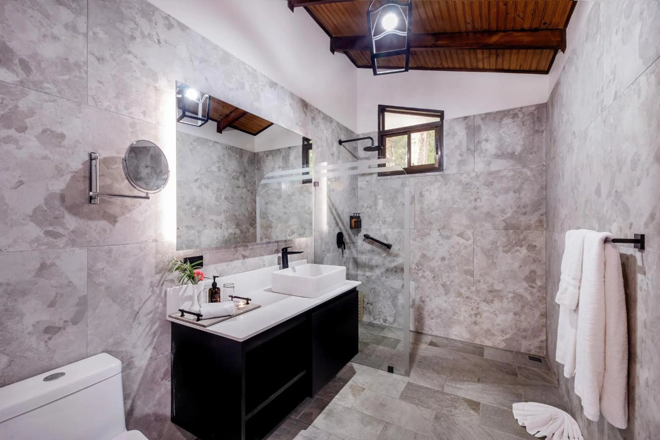 Shower in Savegre Hotel Natural Reserve & Spa