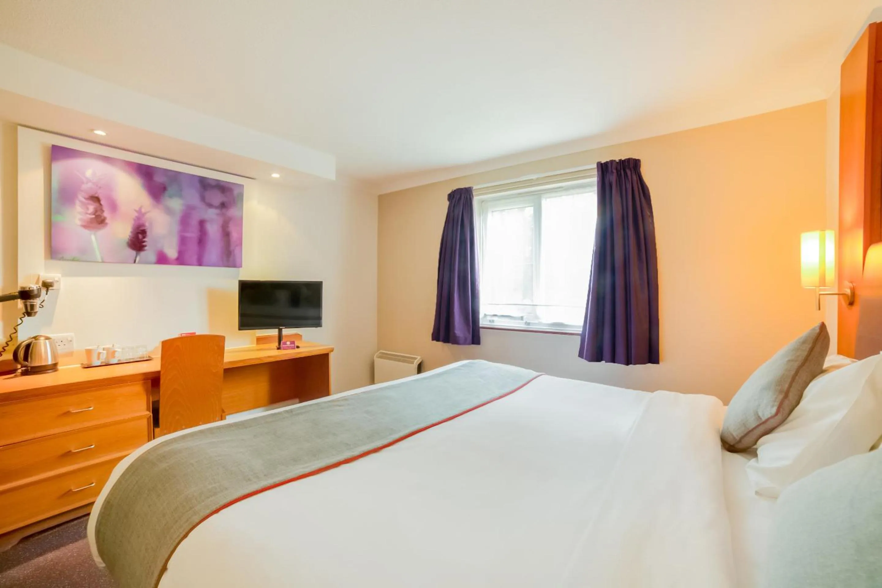 Bedroom, Bed in Lakeside Haydock Hotel, St Helens