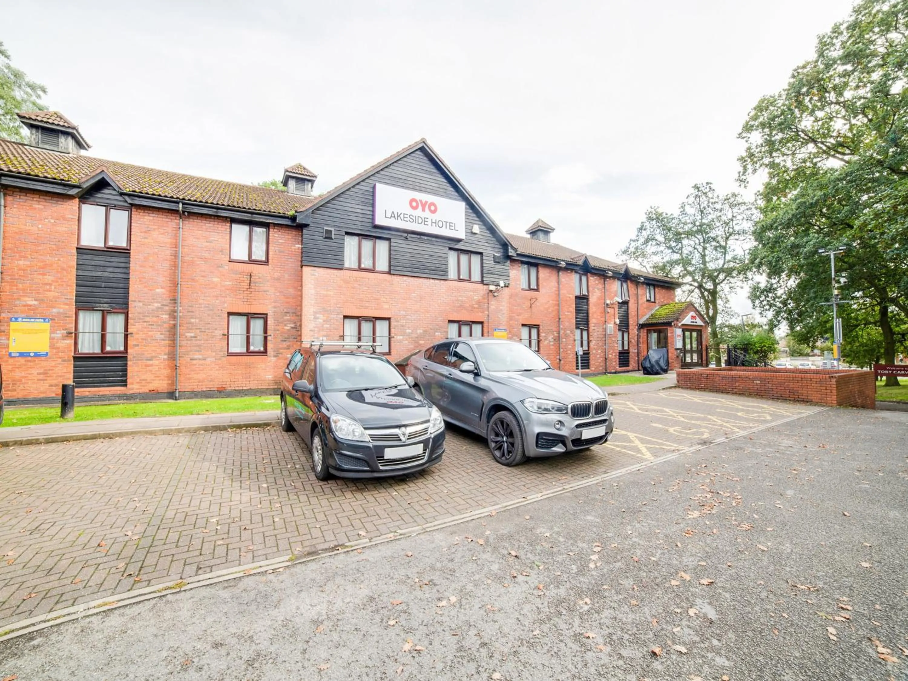 Property Building in OYO Lakeside Haydock Hotel St Helens