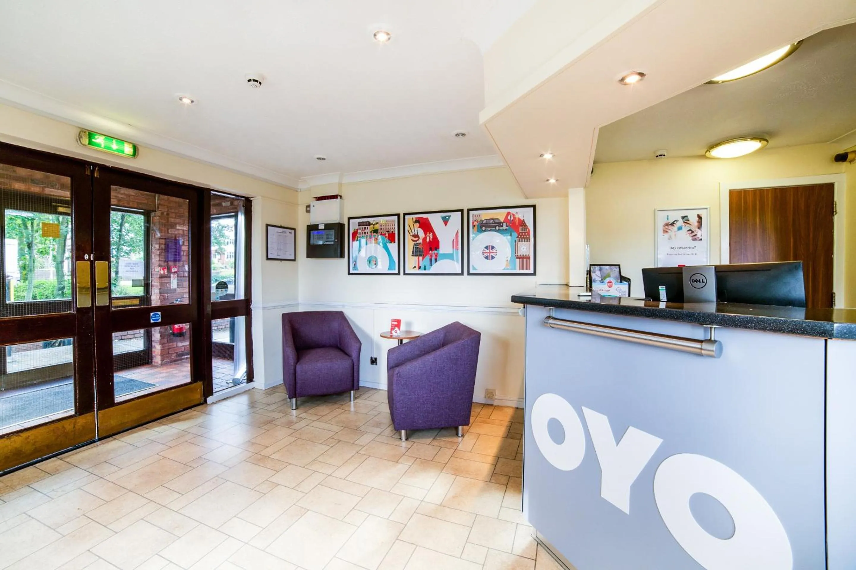 Lobby or reception in Lakeside Haydock Hotel, St Helens